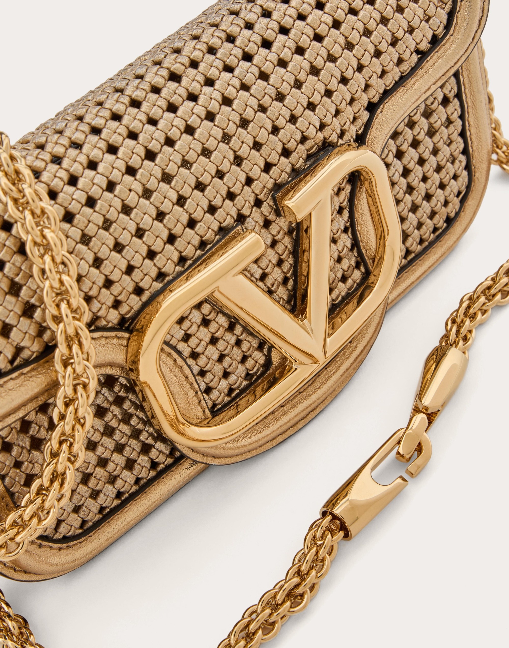 VALENTINO GARAVANI LOCÒ SMALL SHOULDER BAG IN METALLIC WOVEN LEATHER - 8