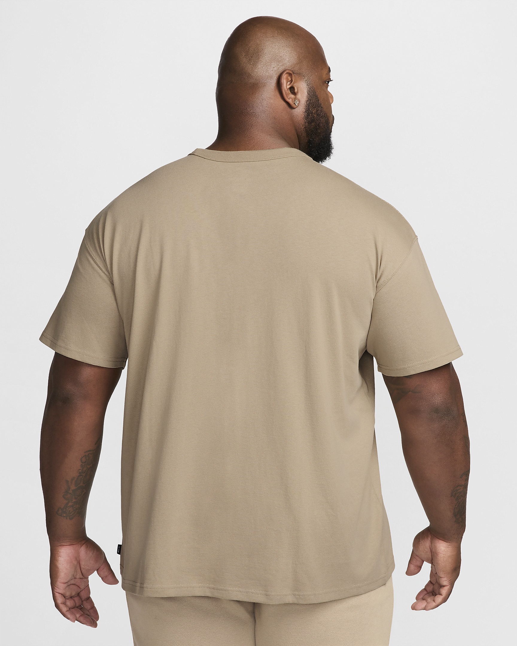 Nike Sportswear Premium Essentials Men's Pocket T-Shirt - 9