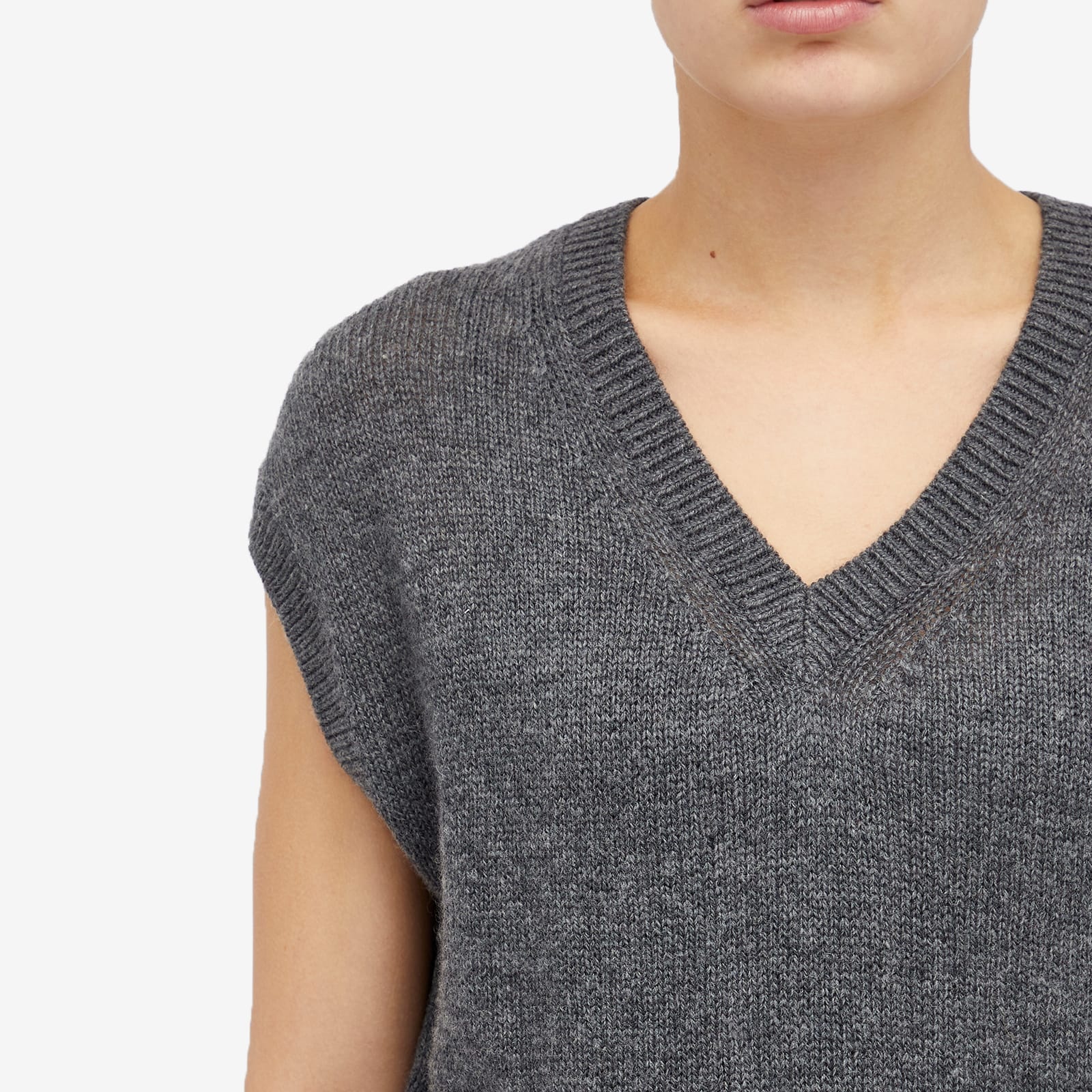 AURALEE Auralee Wool Cashmere Silk Knit Vest | endclothing