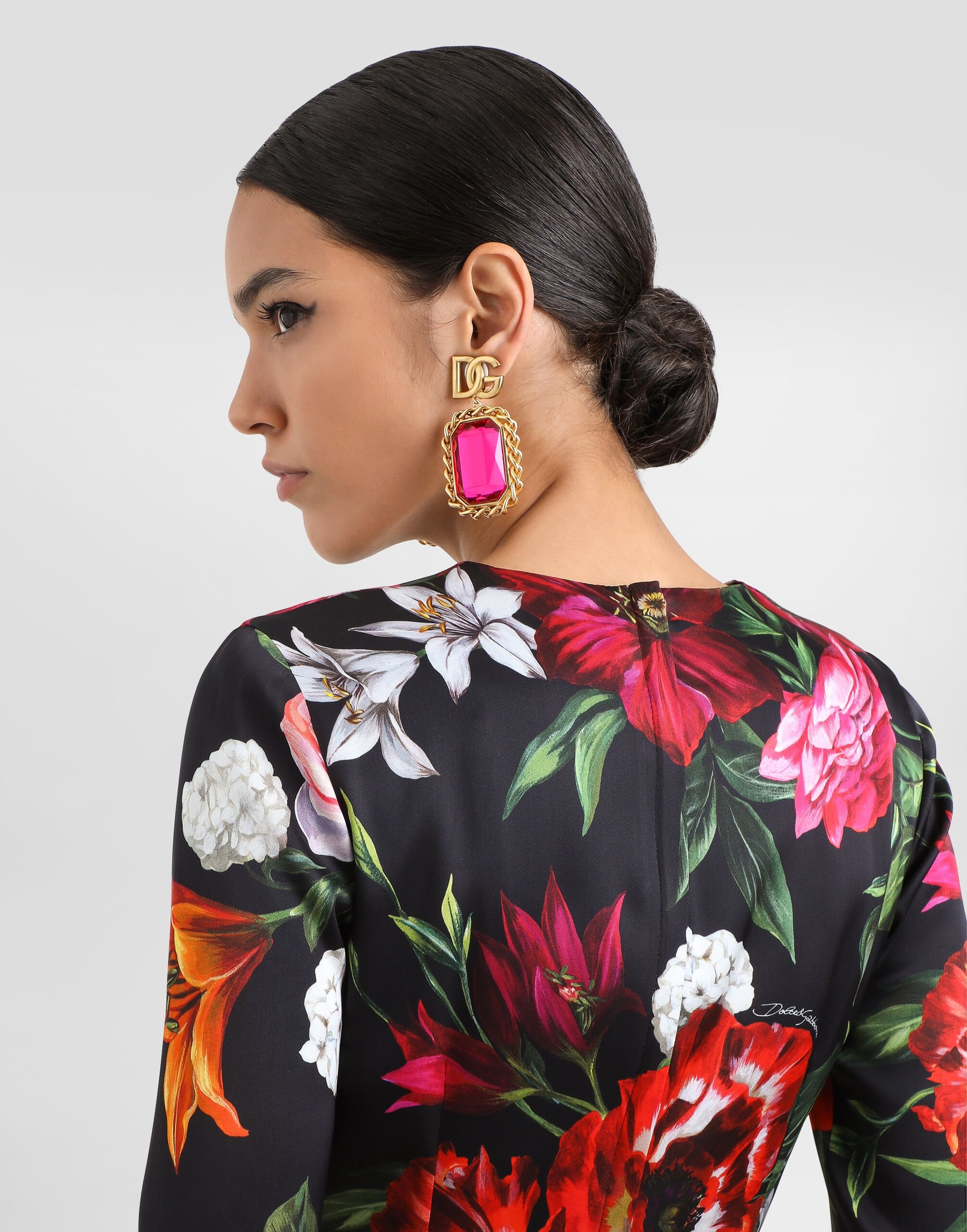 Printed fitted satin dress - 5