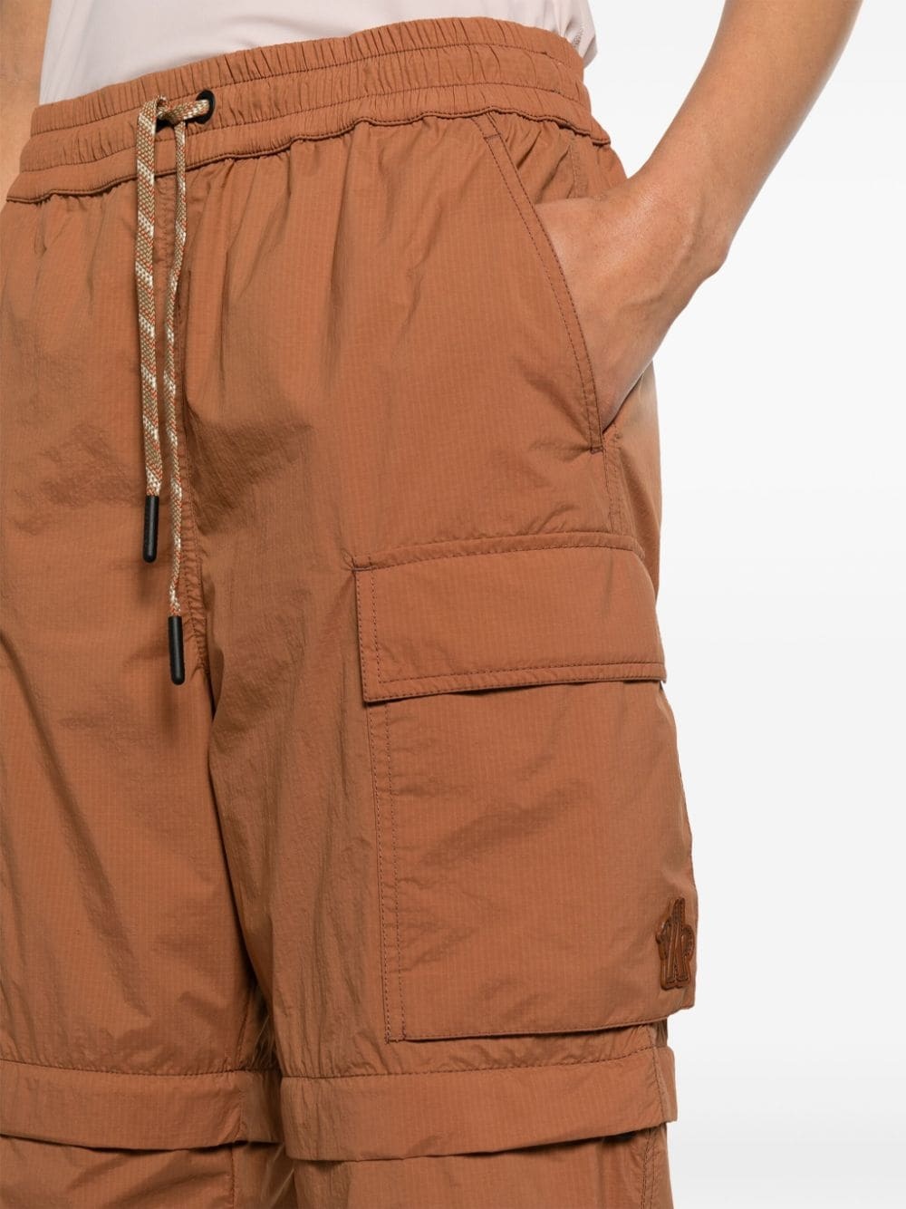 logo-patch lightweight cargo trousers - 5