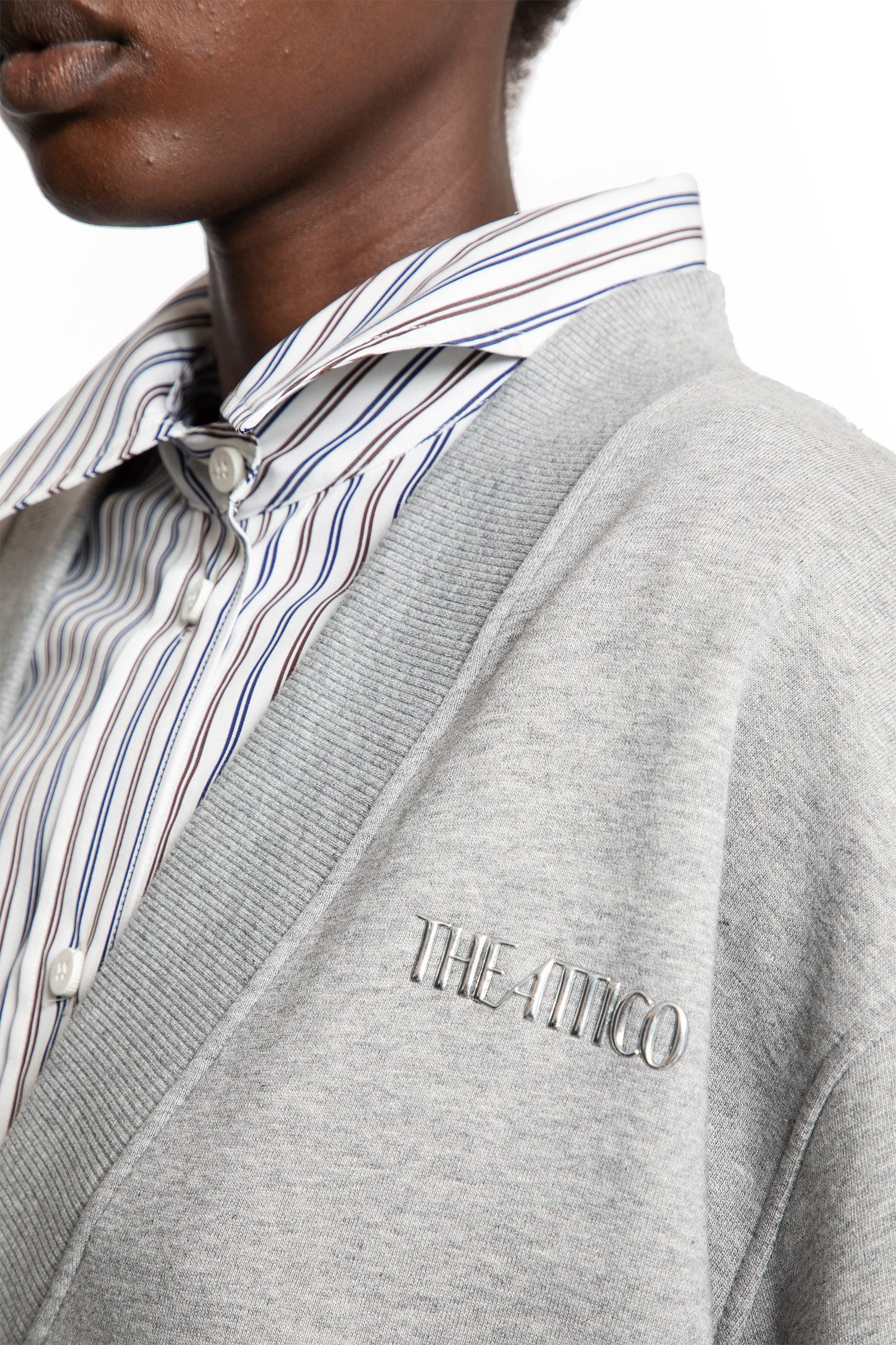 Oversize-V-Neck-Sweatshirt - 4