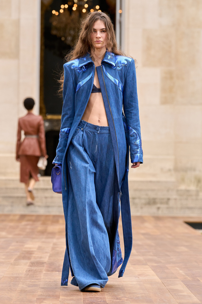 GABRIELA HEARST Brenn Wide-Leg Jean in Medium Blue Recycled Cotton Linen Denim outlook
