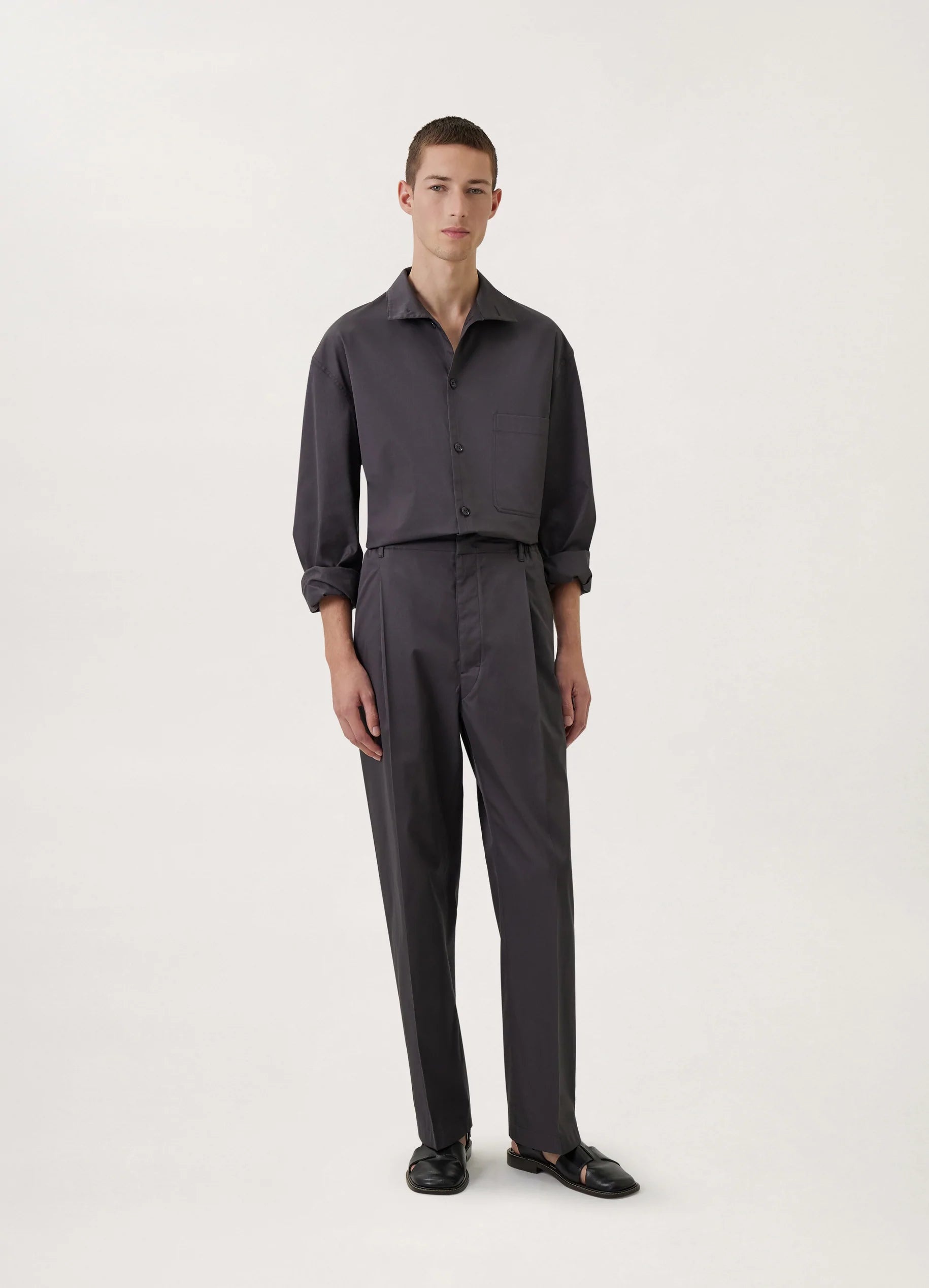 EASY PLEATED PANTS
COTTON TWILL - 2