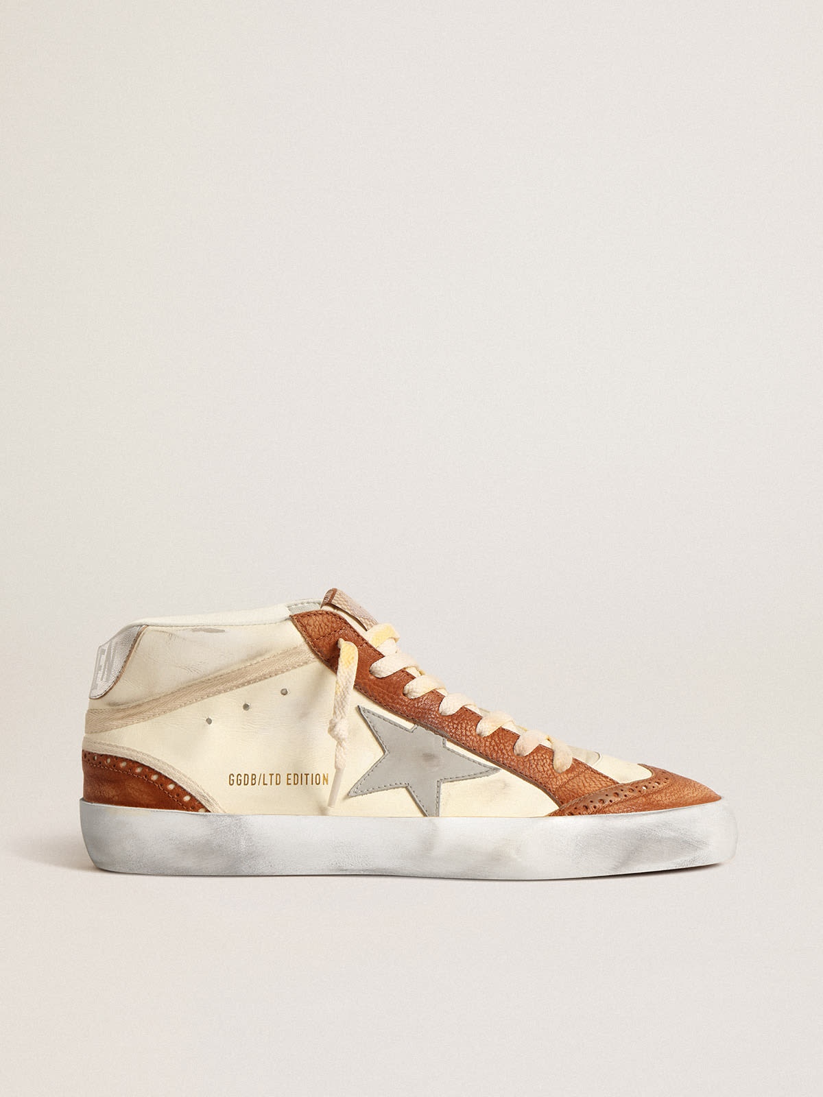 Mid Star LTD with gray leather star and beige cotton flash - 1