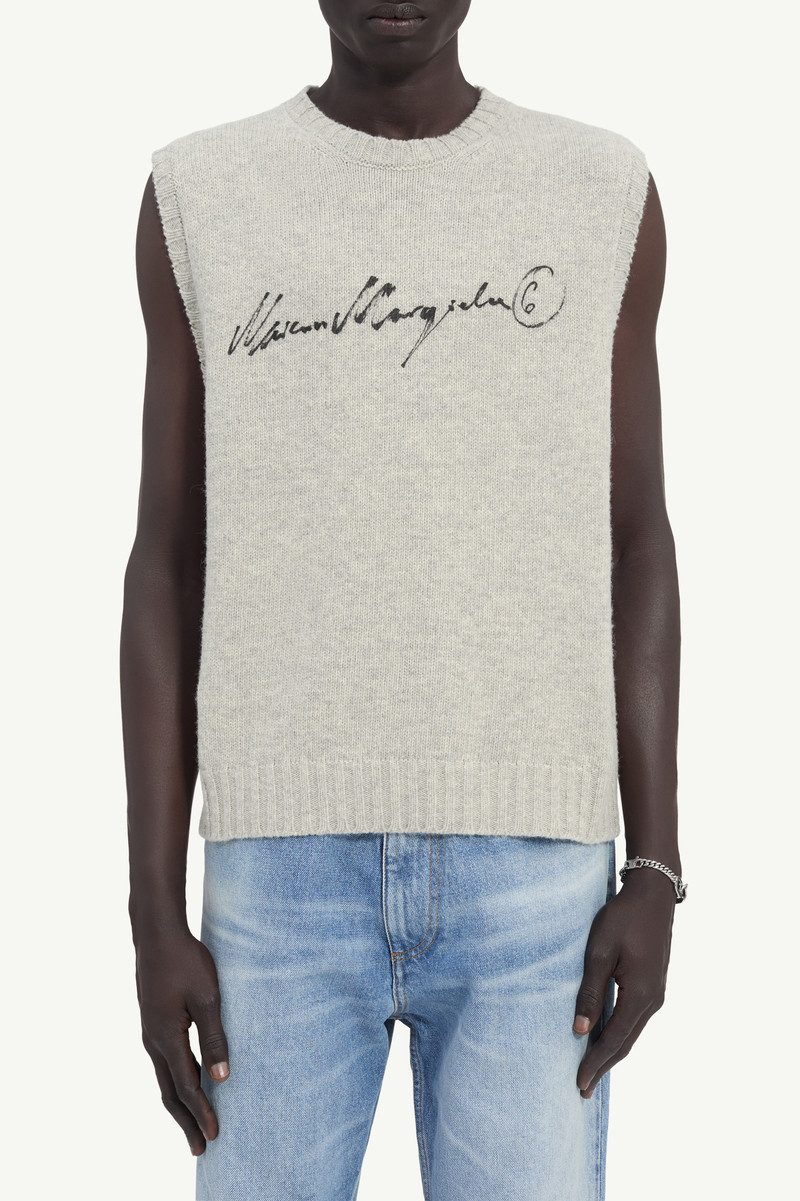 V-neck gilet 4
