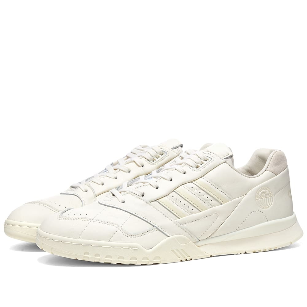 Adidas A.R. Trainer - 1