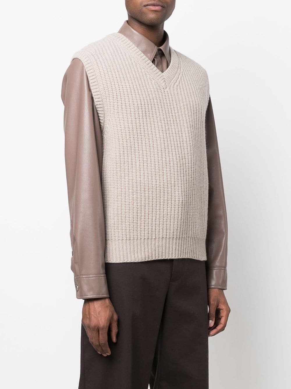 V-NECK SWEATER VEST - 4