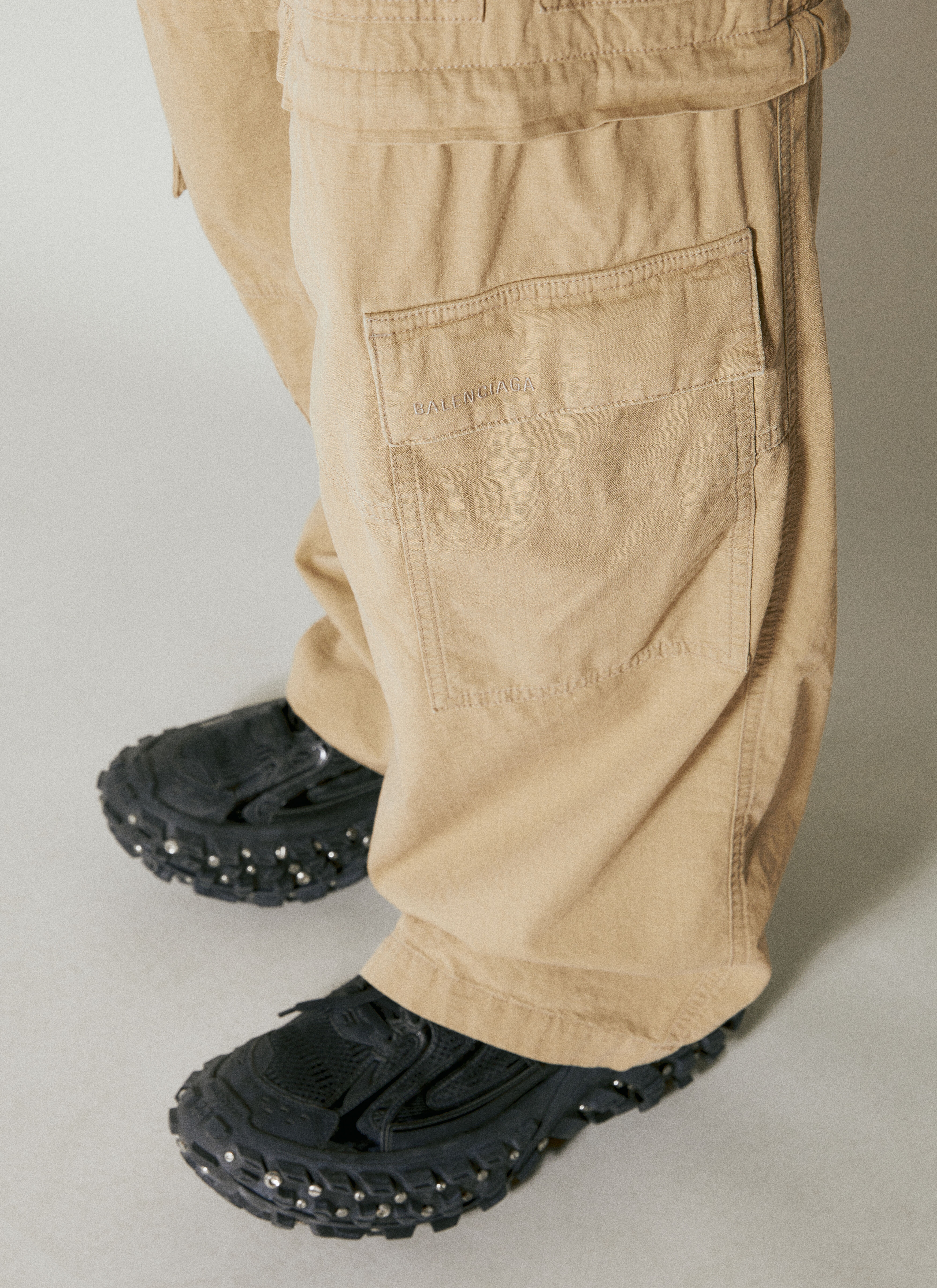 Men's Large Cargo Pants in Black