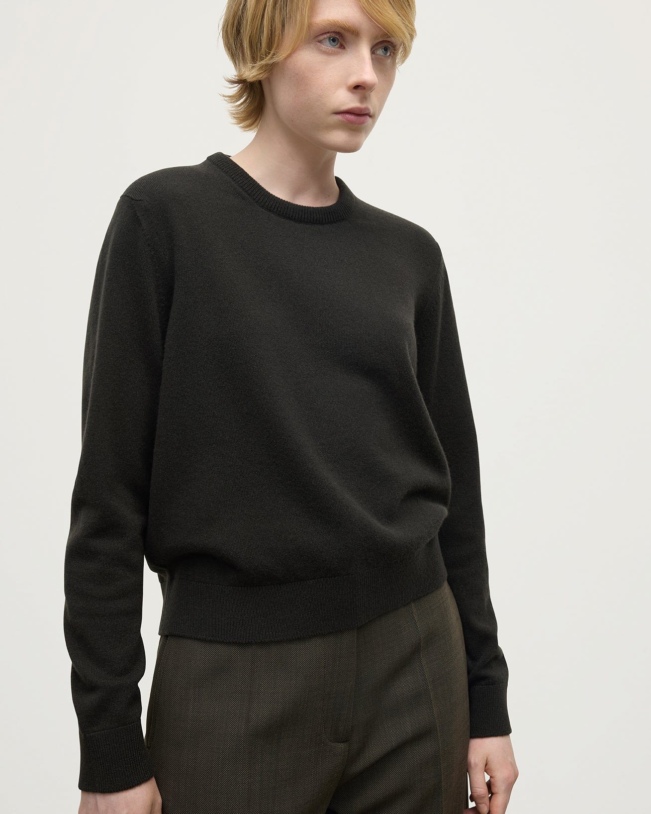 Classic Cashmere Grey Round Neck Jumper - 5