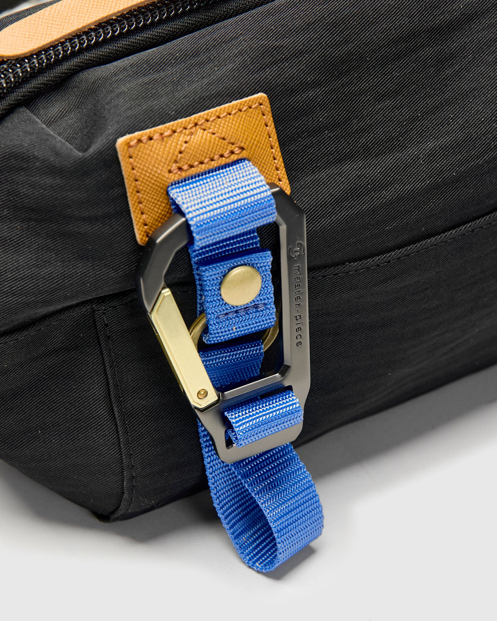 Link Waist Bag v2 in Black - 6