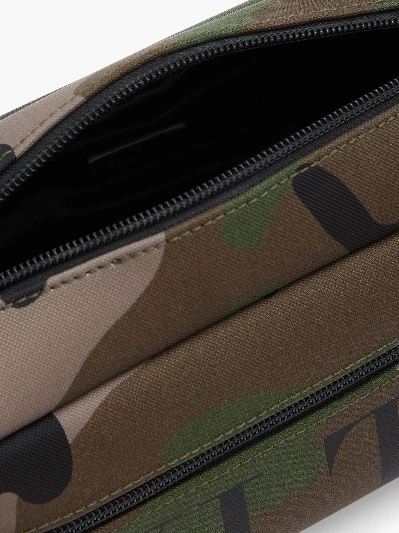 Logo-print camouflage-canvas washbag - 5