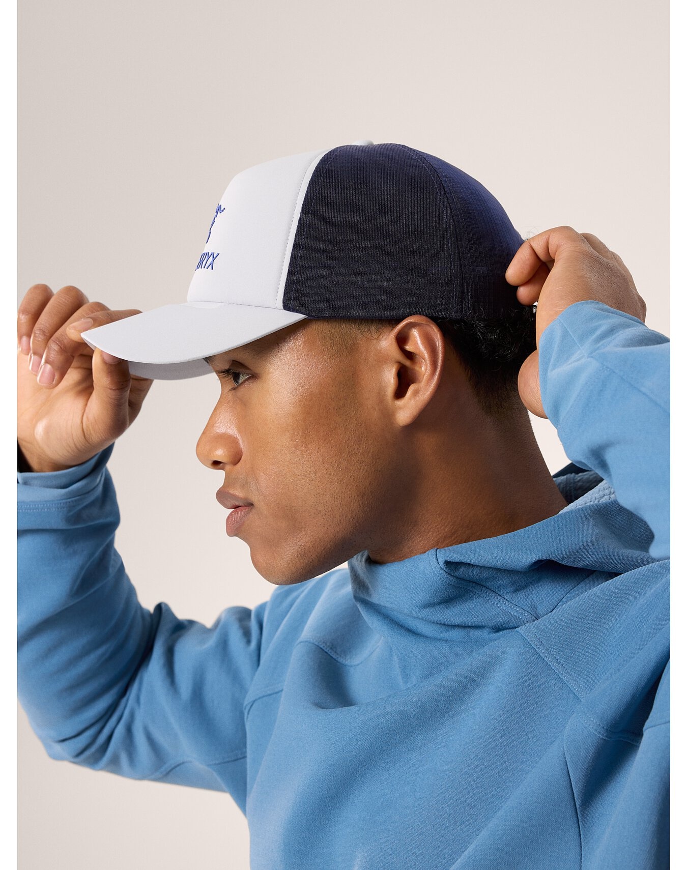 Arc'teryx Bird Word Trucker Curved Hat | REVERSIBLE