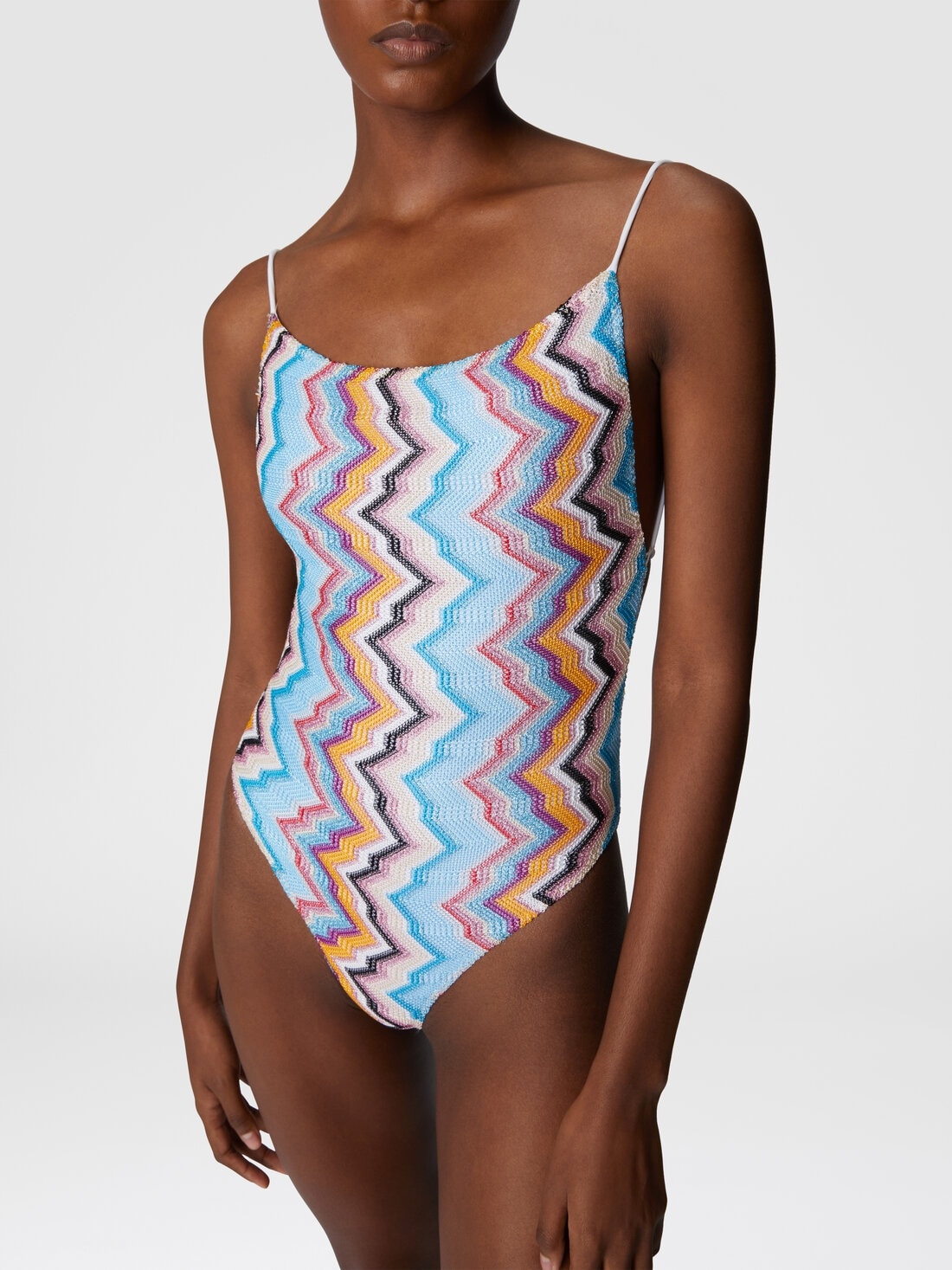 Sporty one-piece swimsuit with zig zag pattern - 5