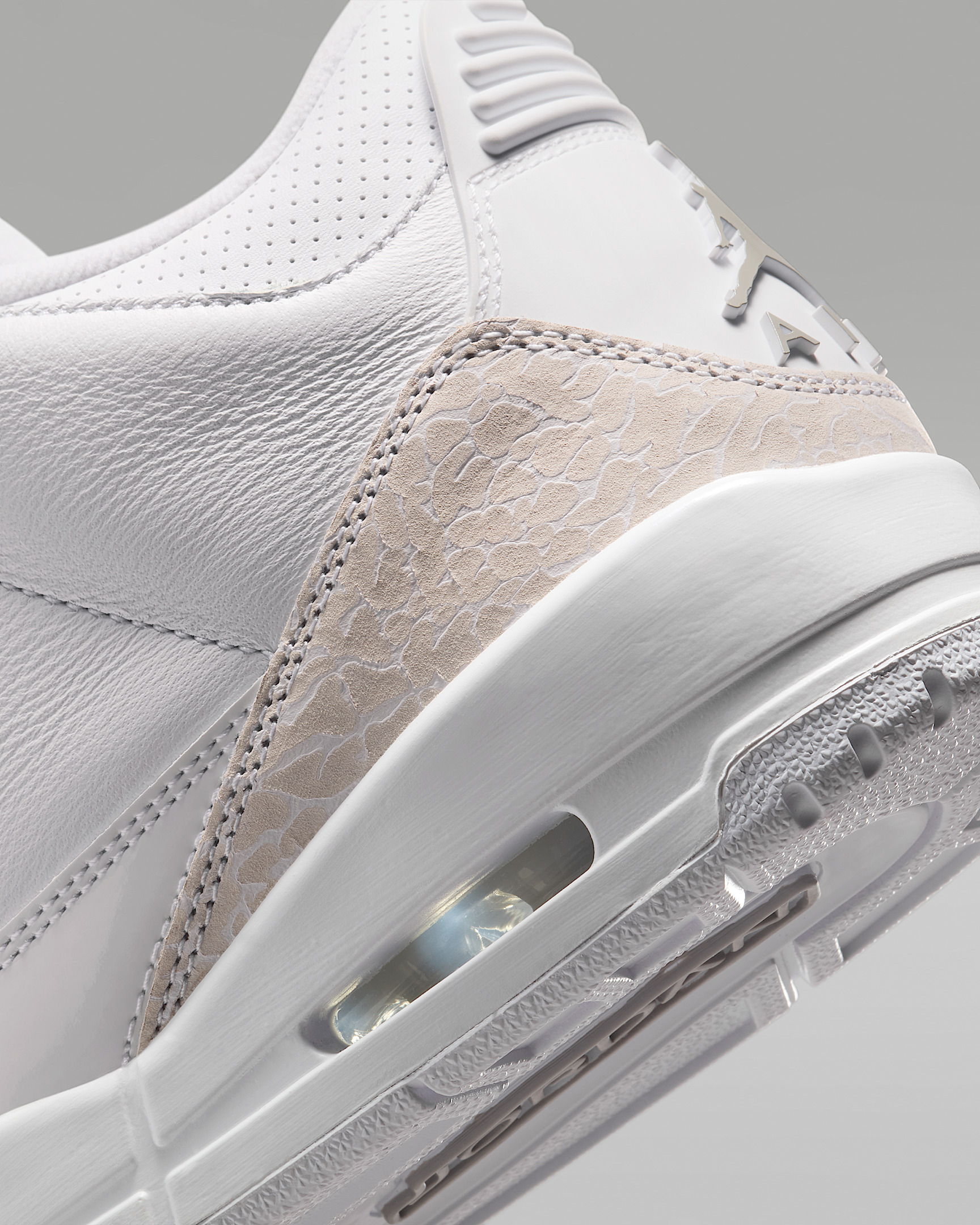 Air Jordan 3 Retro Men's Shoes - 8