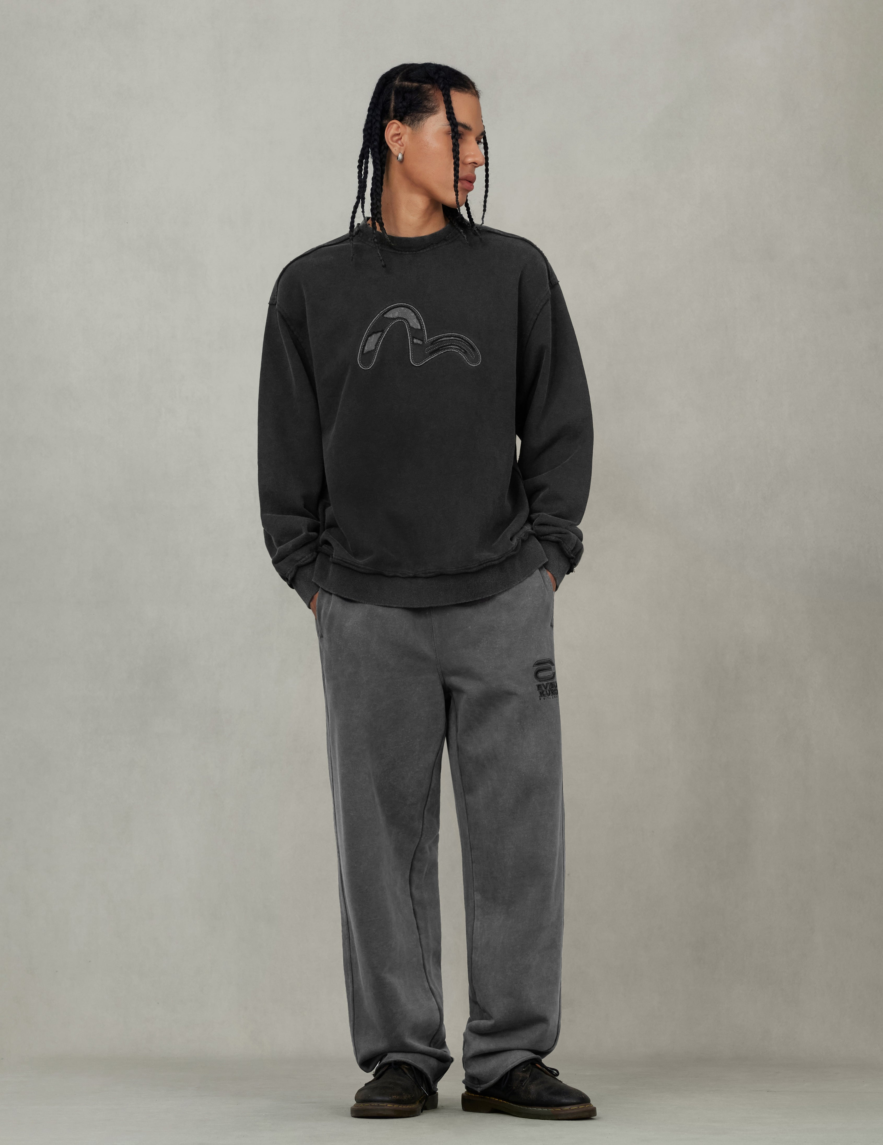 Acid-wash and Distressed Seagull Appliqué Relax Fit Sweatshirt - 7