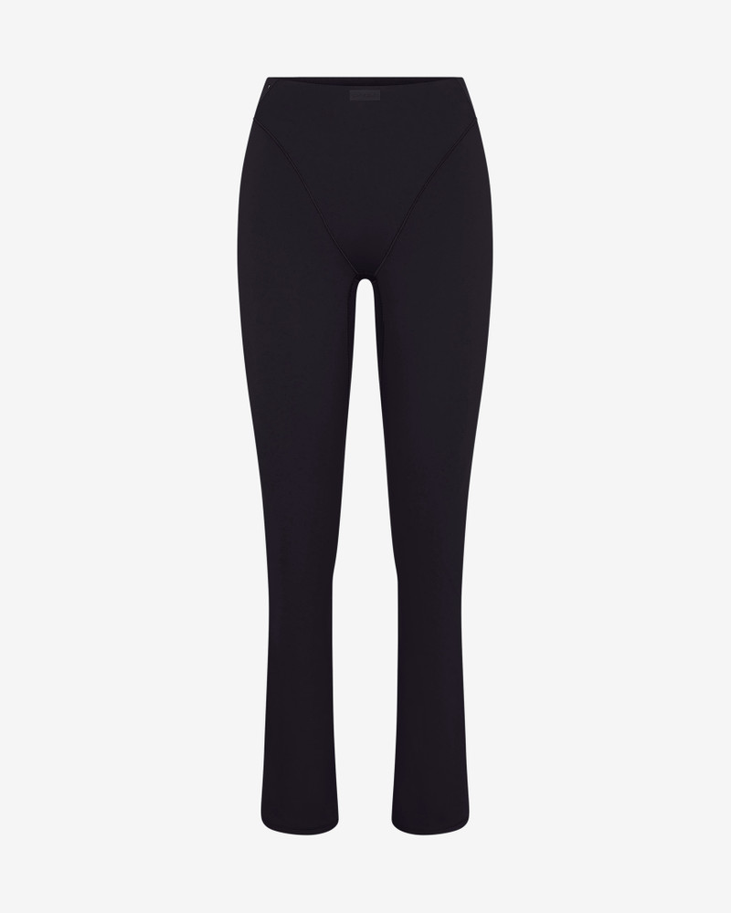 NikeSKIMS Matte Women's High-Waisted V-Panel Straight Leggings 8