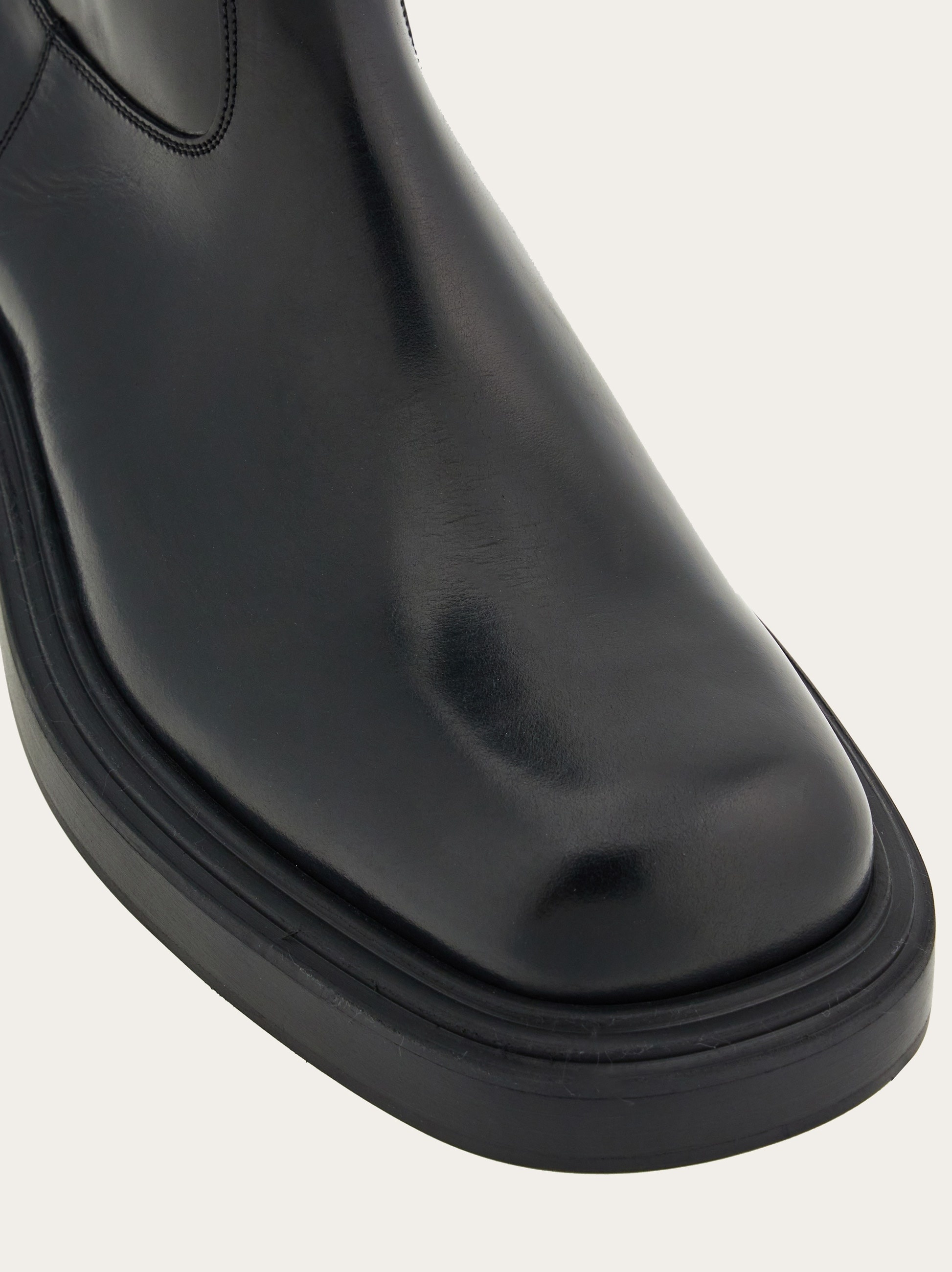 Ankle boot with rounded toe - 6