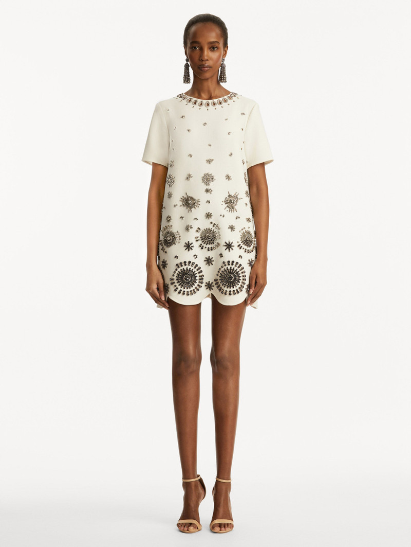 Oscar de la Renta CRYSTAL MEDALLION SHIFT DRESS outlook