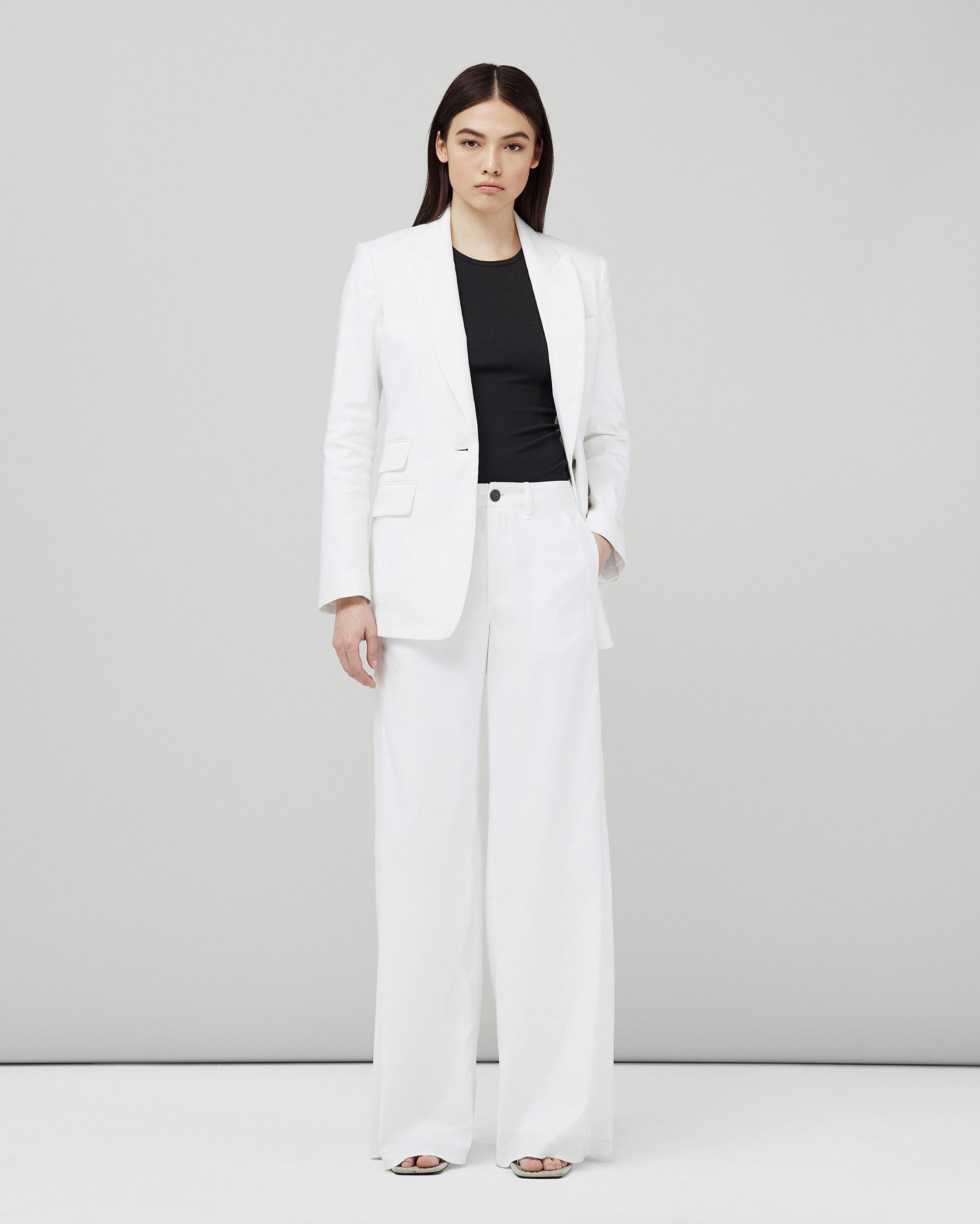 Foster Linen Blazer
Classic Fit Blazer - 6
