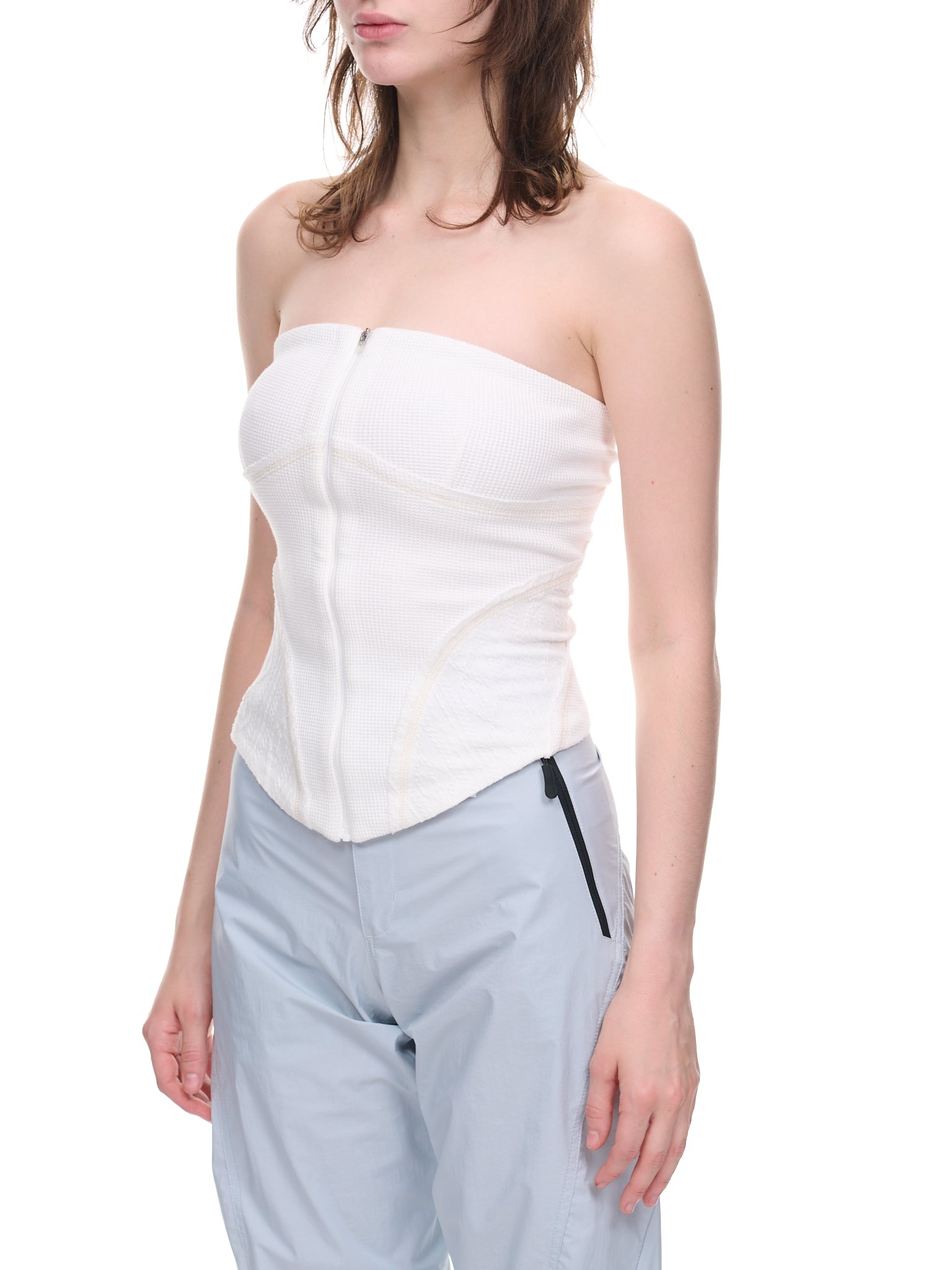 【新品】HYEON ヘヨン hole tee / White HYEON ヘヨン hole tee | white 卓越した