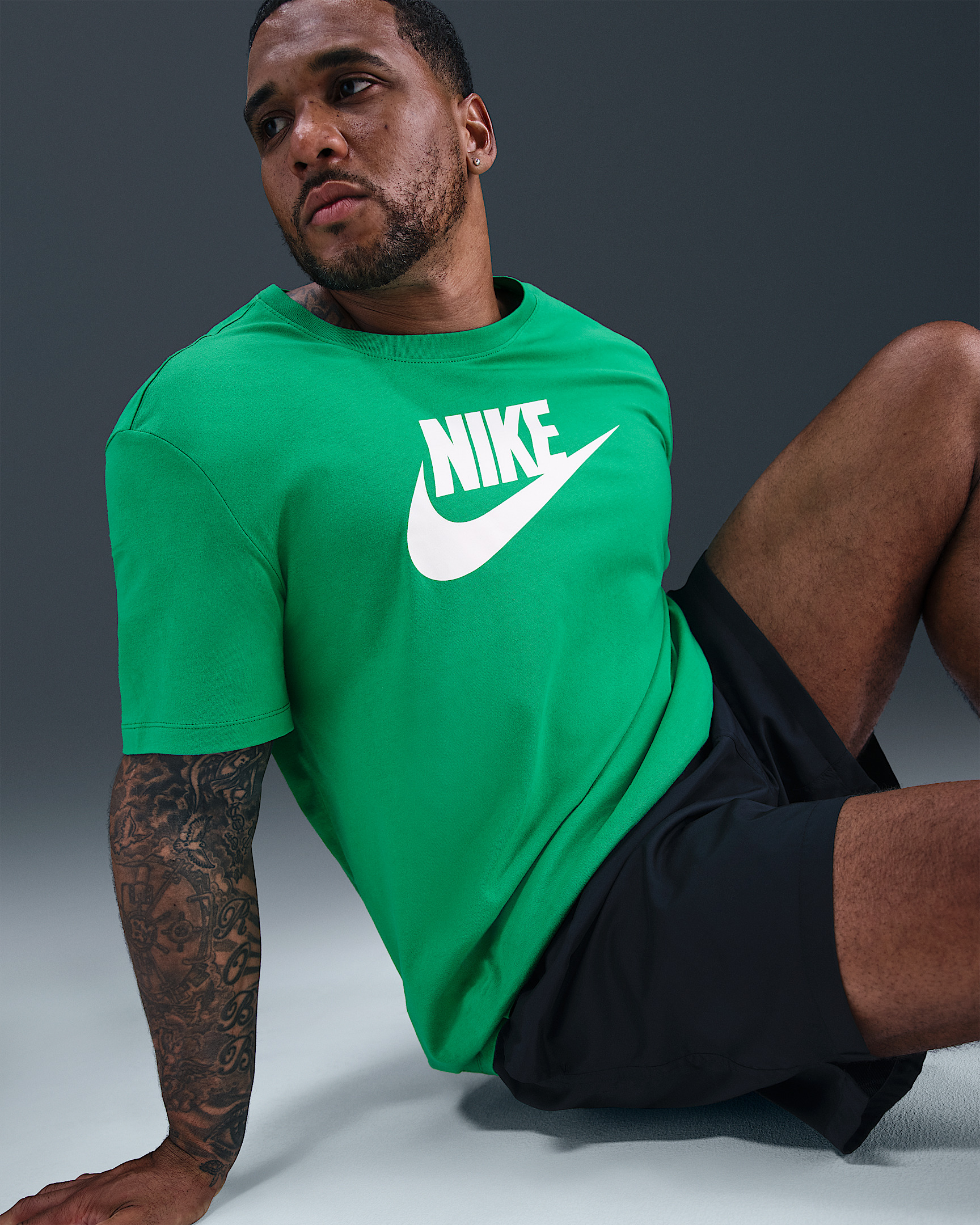 Nike Sportswear Men's T-Shirt - 8