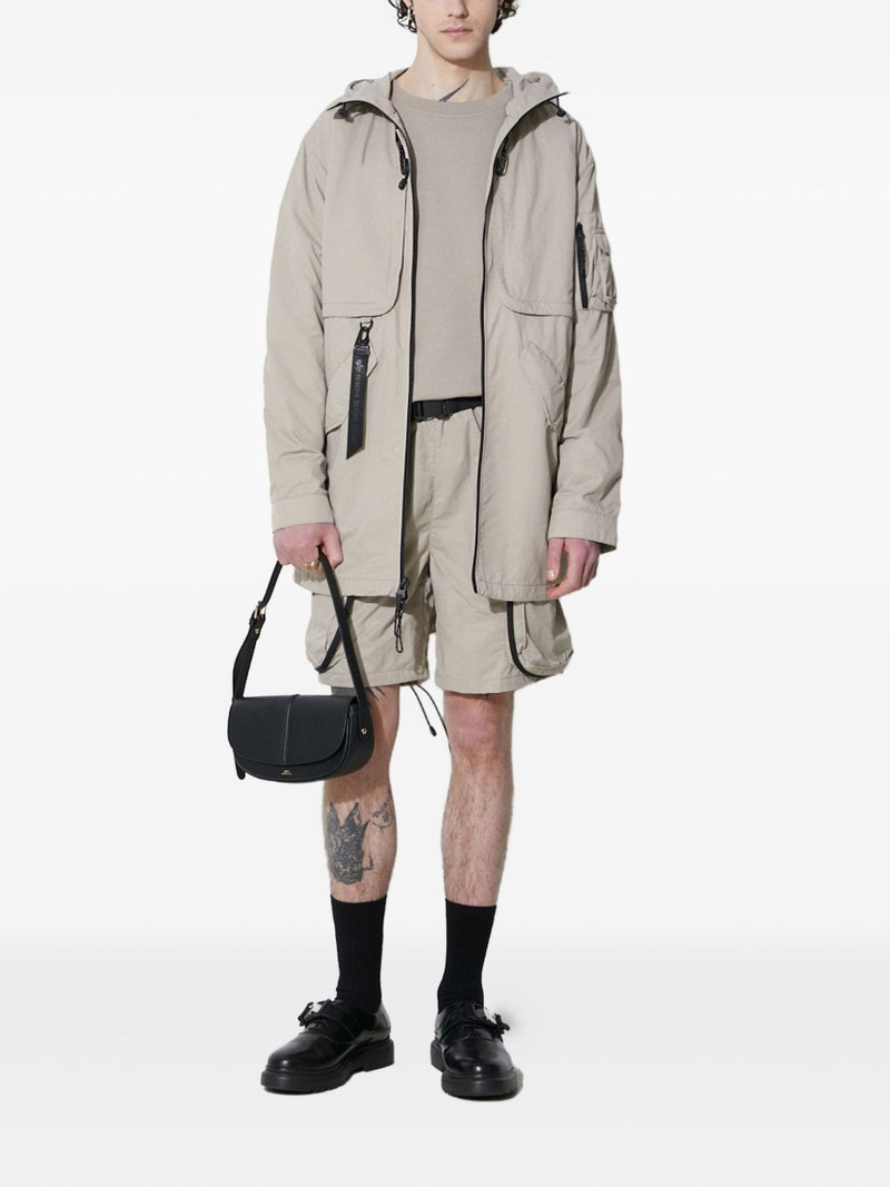 belted cargo shorts 1