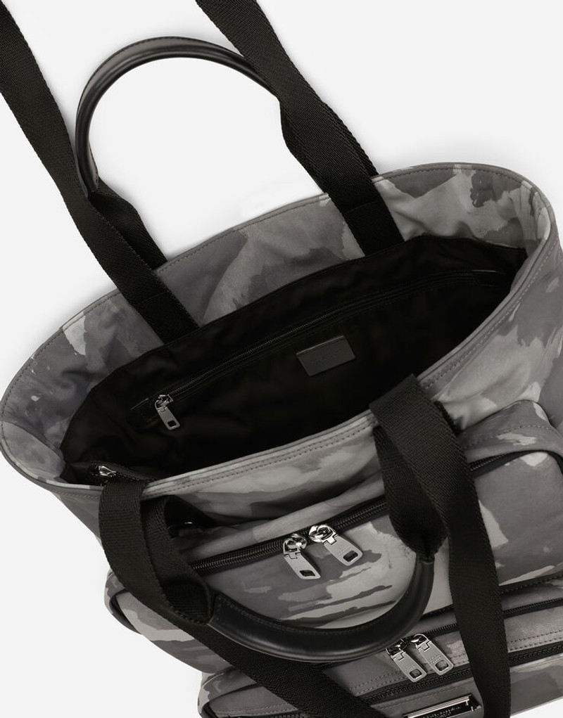 Camouflage-print nylon shopper with branded tag 5