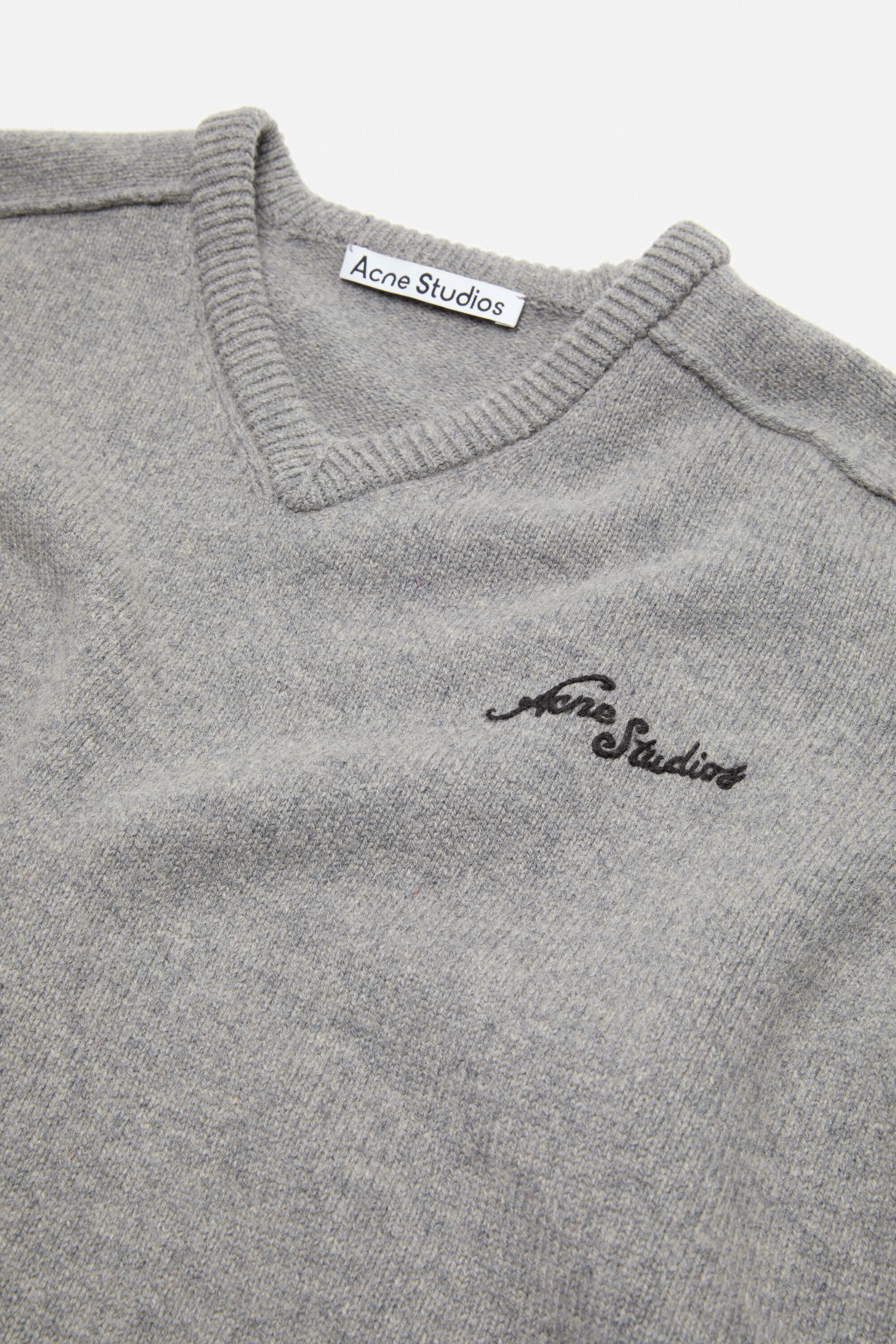 Wool v-neck sweater - Dark Grey Melange - 5