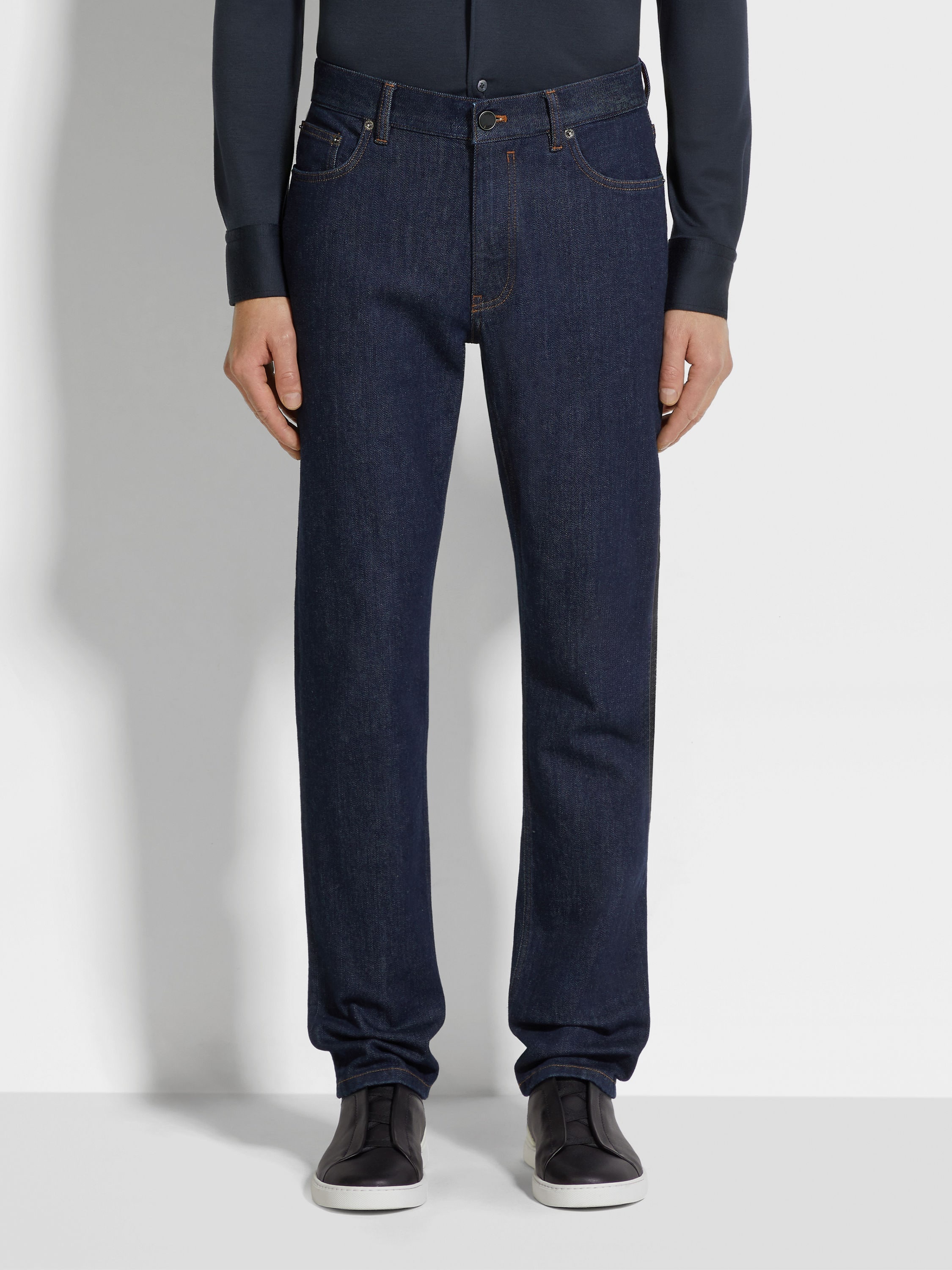 DARK BLUE RINSE-WASHED STRETCH COTTON ROCCIA JEANS - 4