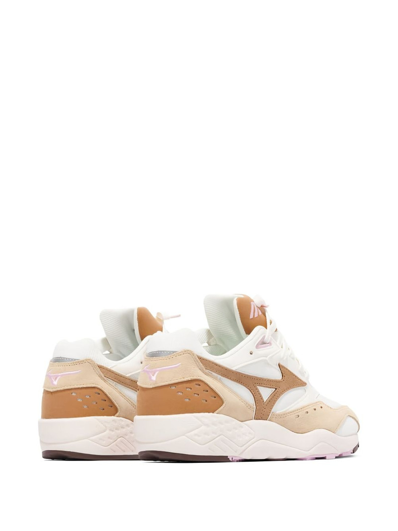 Mizuno Contender Premium sneakers outlook