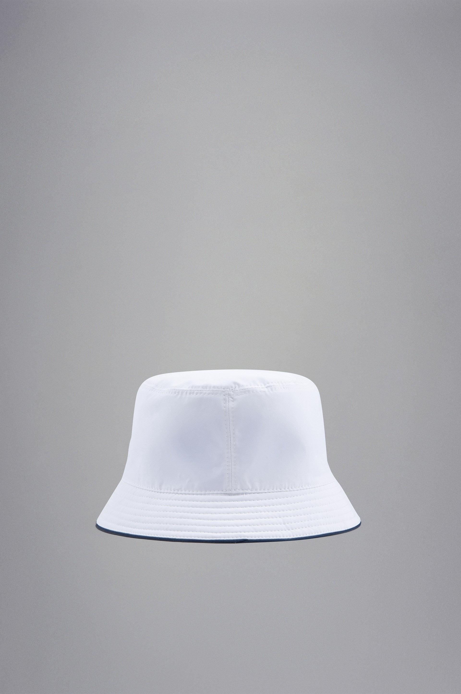 BUCKET WITH EMBLEM AND CONTRASTING DETAILS - 3