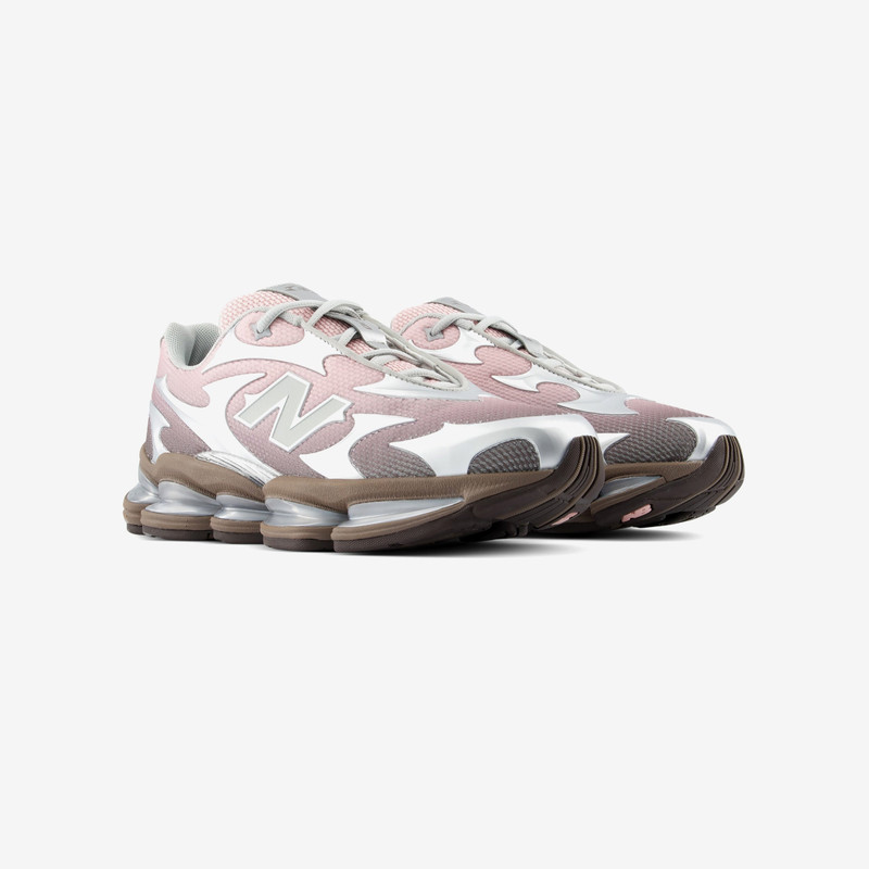 New Balance 2000 outlook