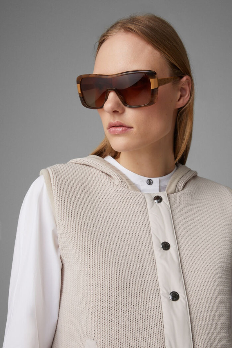 Maxima Knitted waistcoat in Sand 6