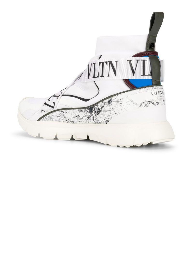 Heroes sneakers 3