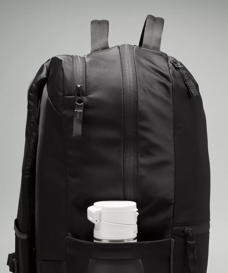 Double-Zip Backpack 22L 4