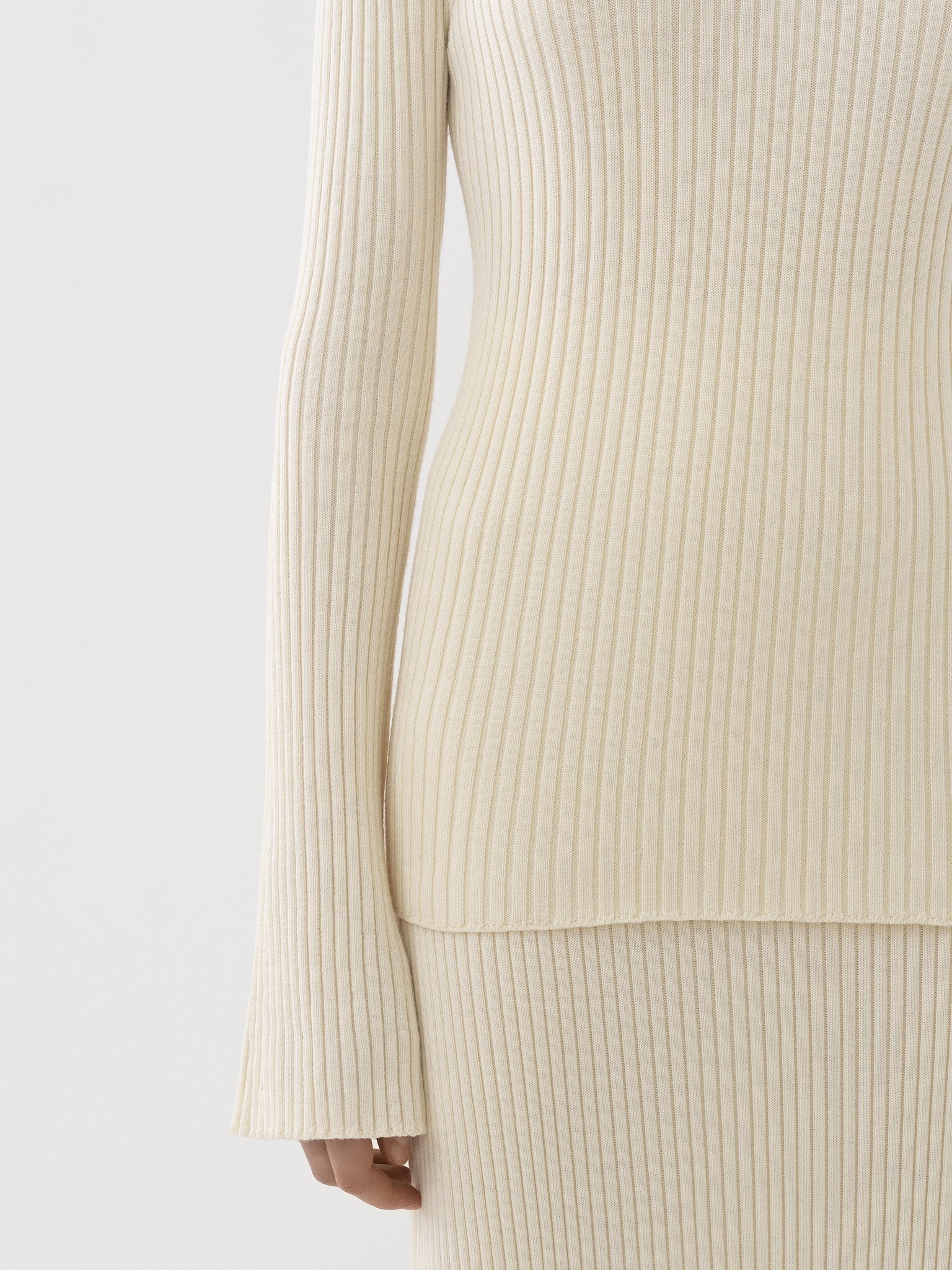 FITTED MOCK-NECK SWEATER - 7