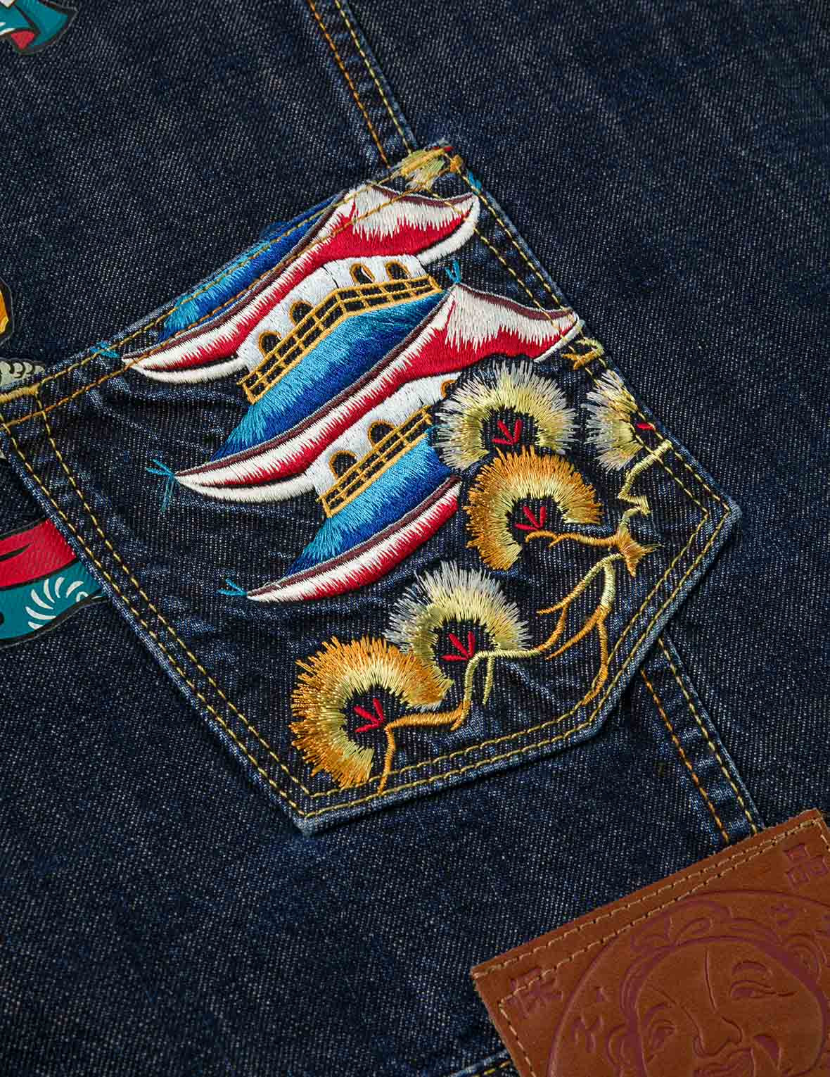 Washed Multi-Pocket with Lion Dance Print Relax Fit Denim Jacket - 7