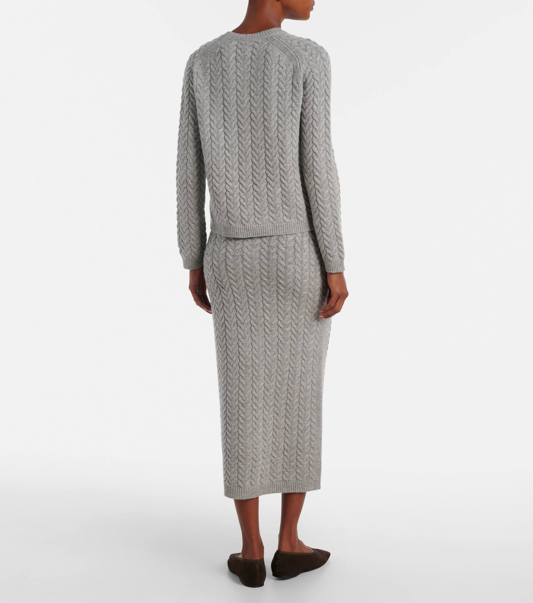 Cable-knit wool and cashmere sweater - 3