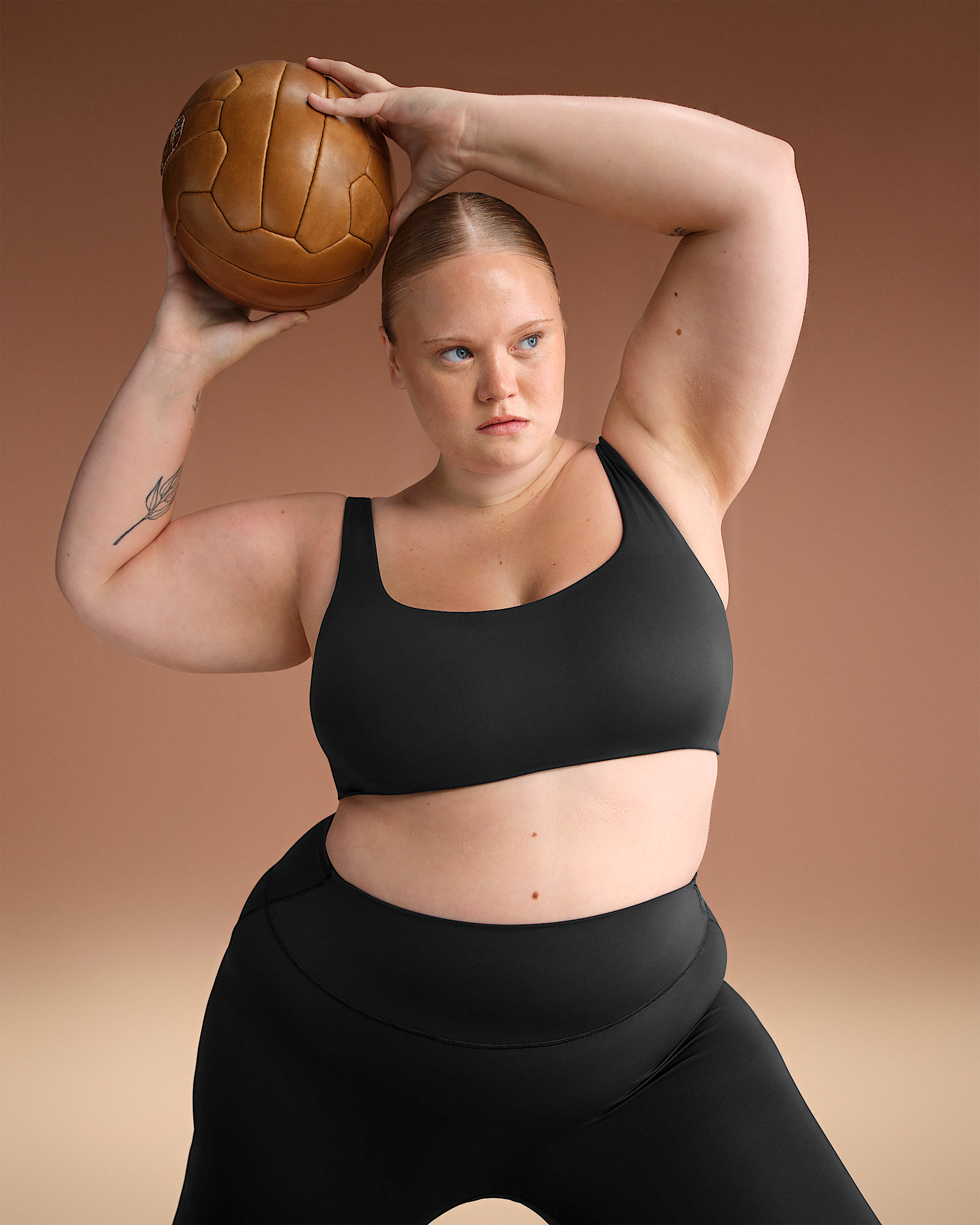 NikeSKIMS Matte Women's Scoop-Neck Bra - 9