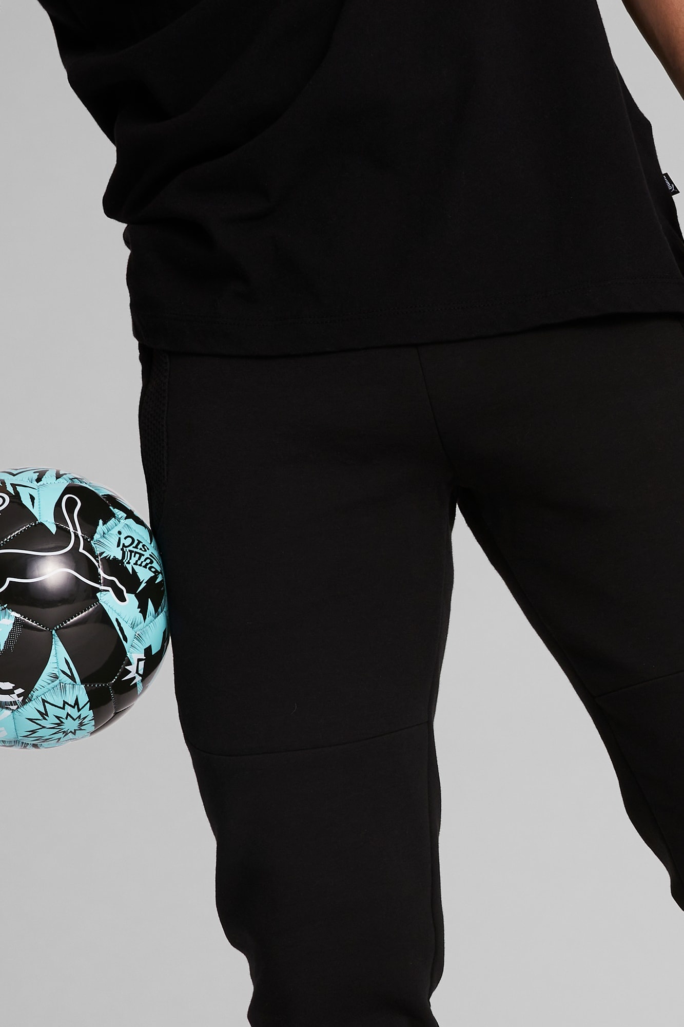 PUMA x CHRISTIAN PULISIC Soccer Ball - 2
