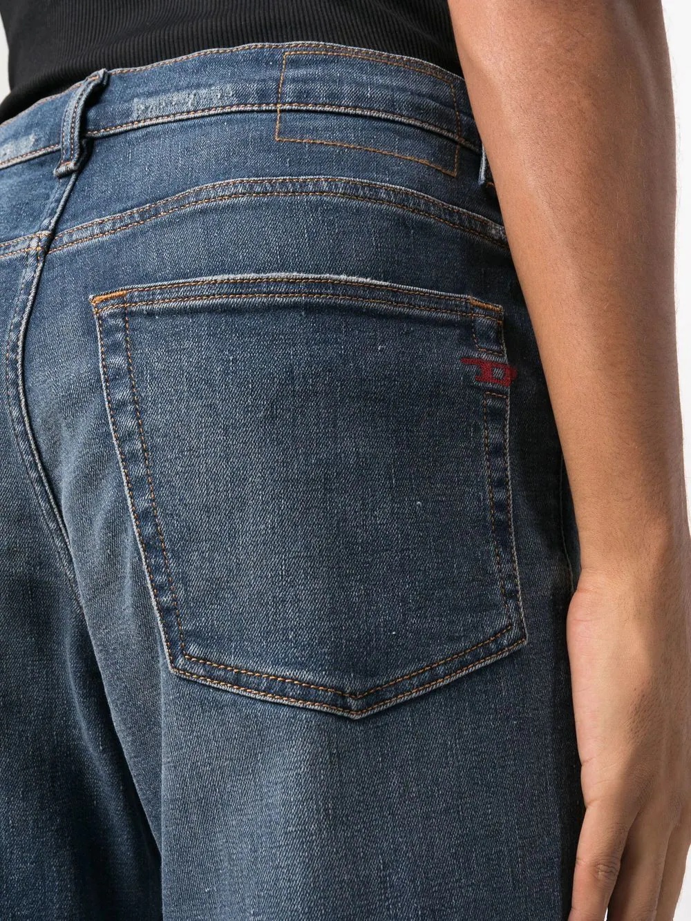 distressed-effect straight-leg jeans - 8