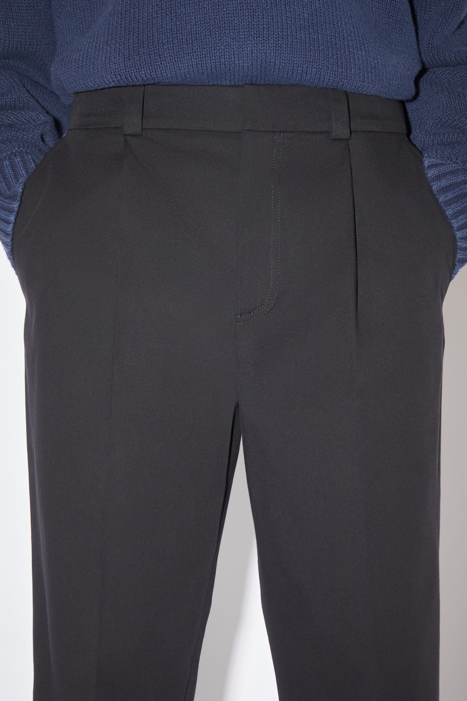 Tapered trousers - Black - 6