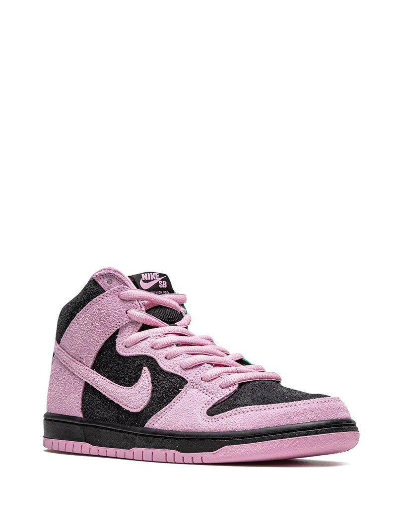 Nike SB Dunk High "Invert Celtics" sneakers outlook