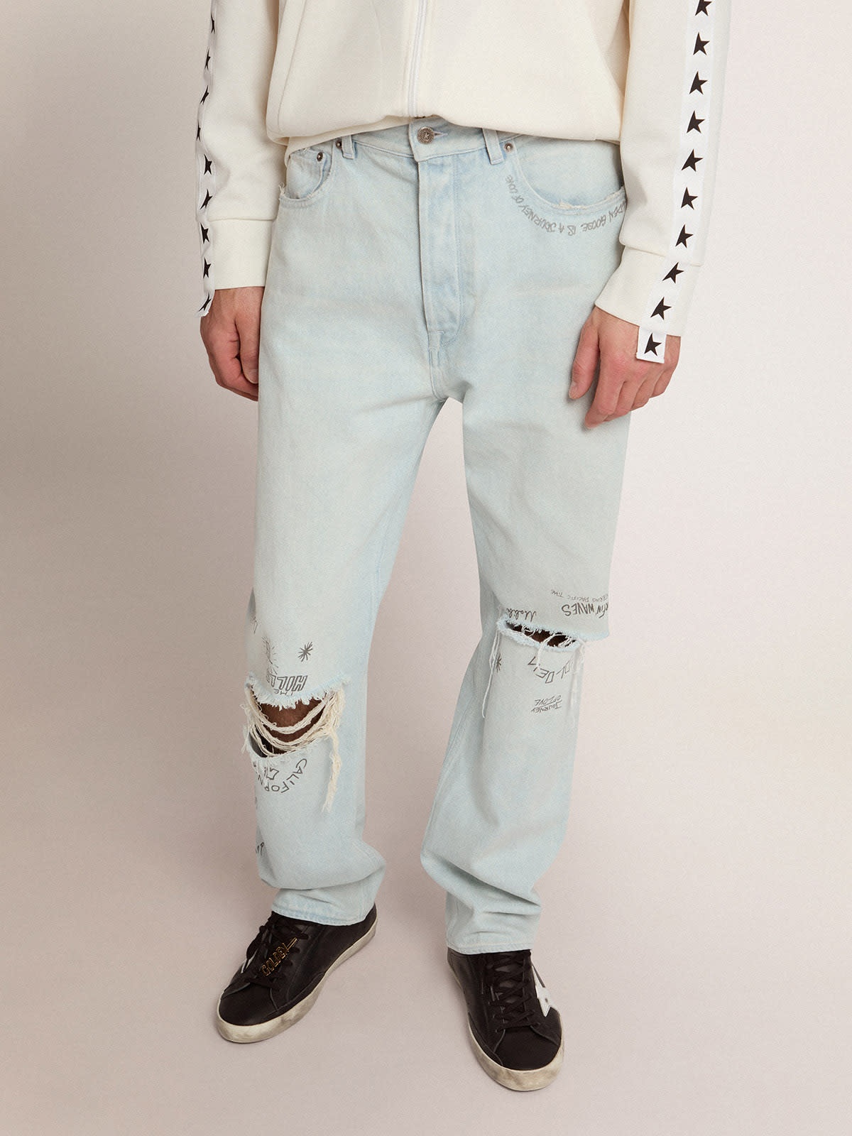 Men's bleached jeans with distressed treatment - 2