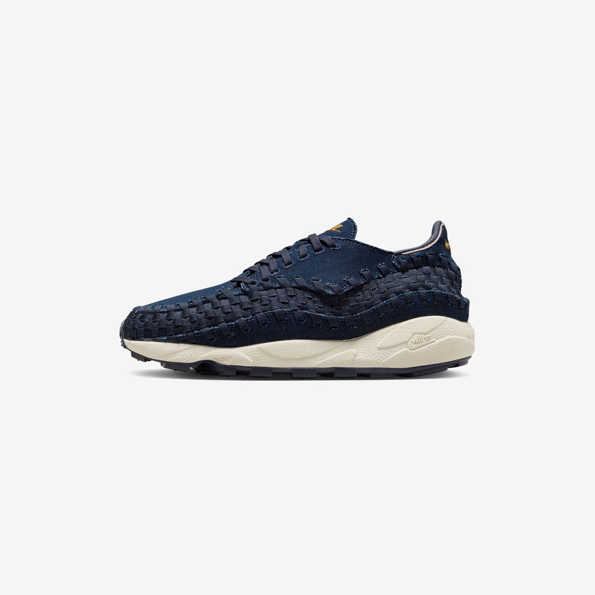 Wmns Air Footscape Woven - 3