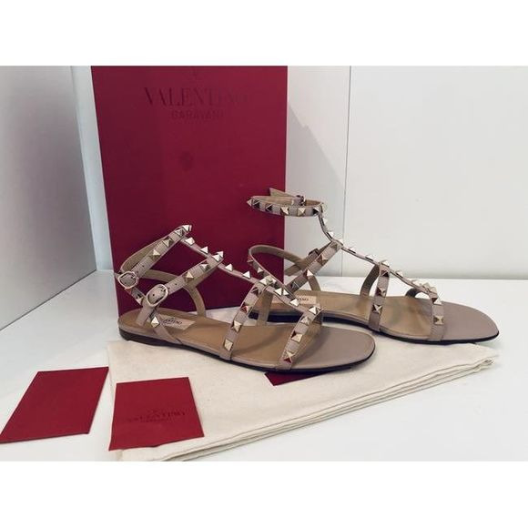 VALENTINO Blush Garavani Rockstud Leather Sandals - 6