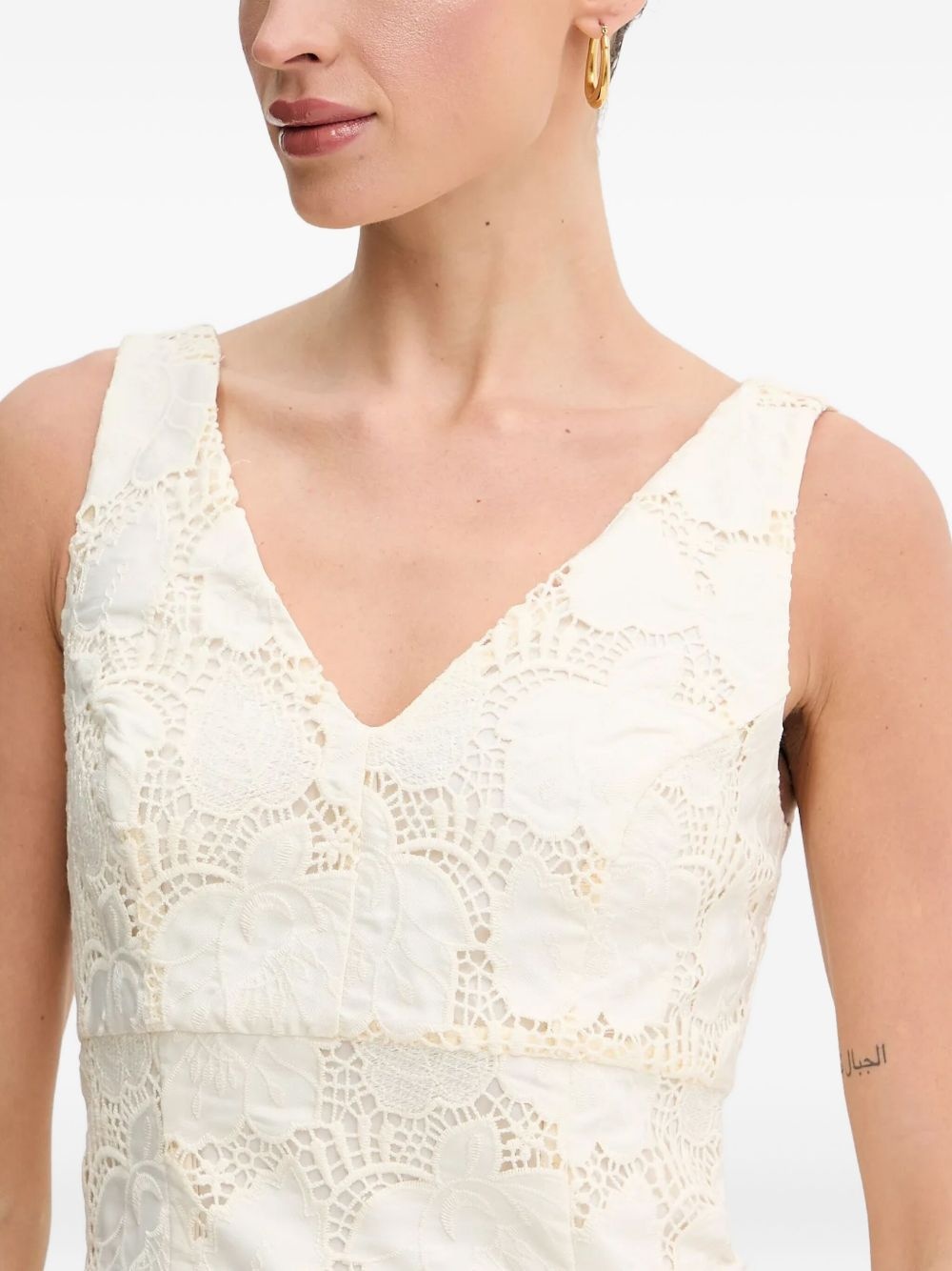 v-neck eyelet-pattern mini dress - 4