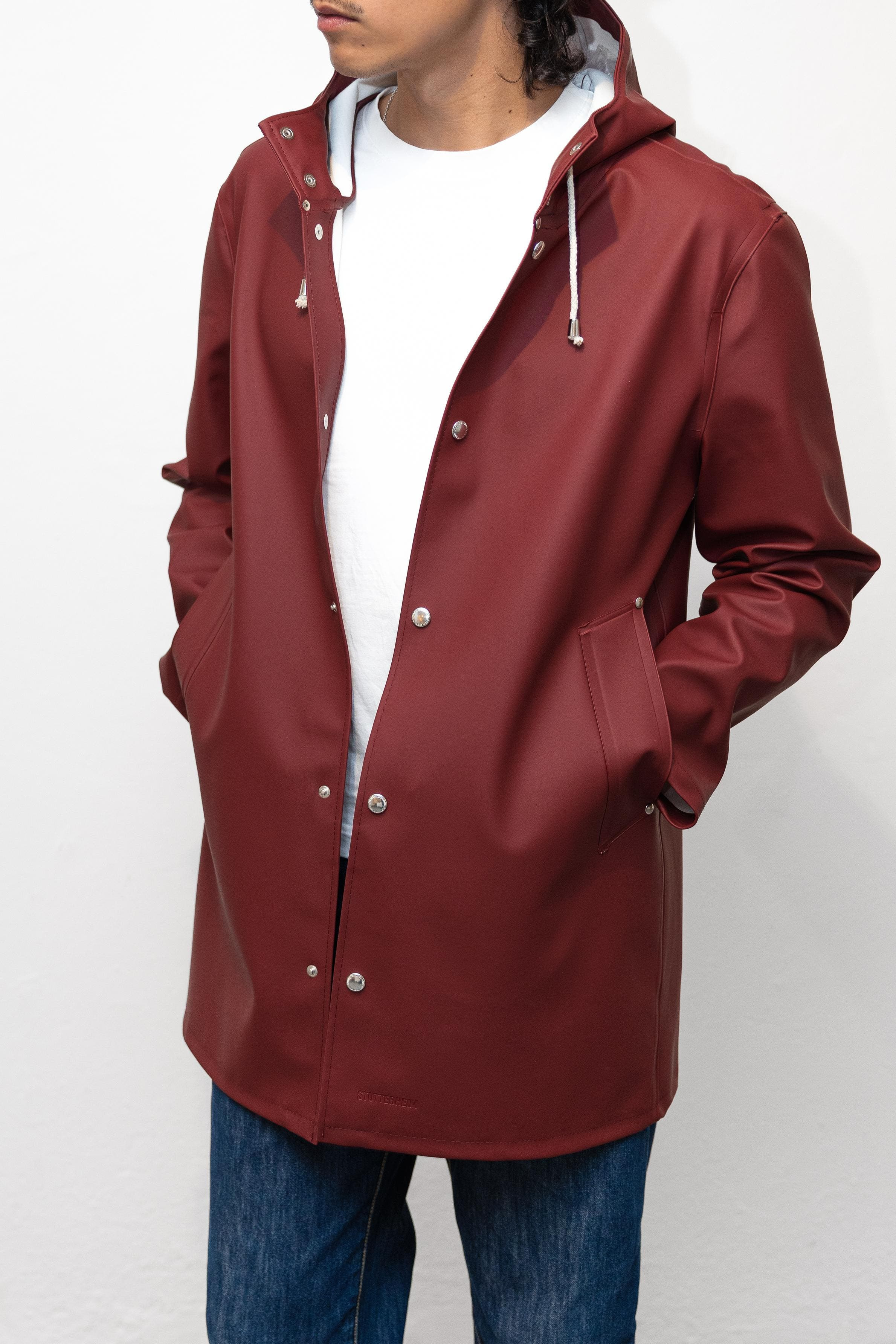 Stutterheim Stockholm Long Sleeve Hooded Raincoat in Burgundy at Nordstrom - 6