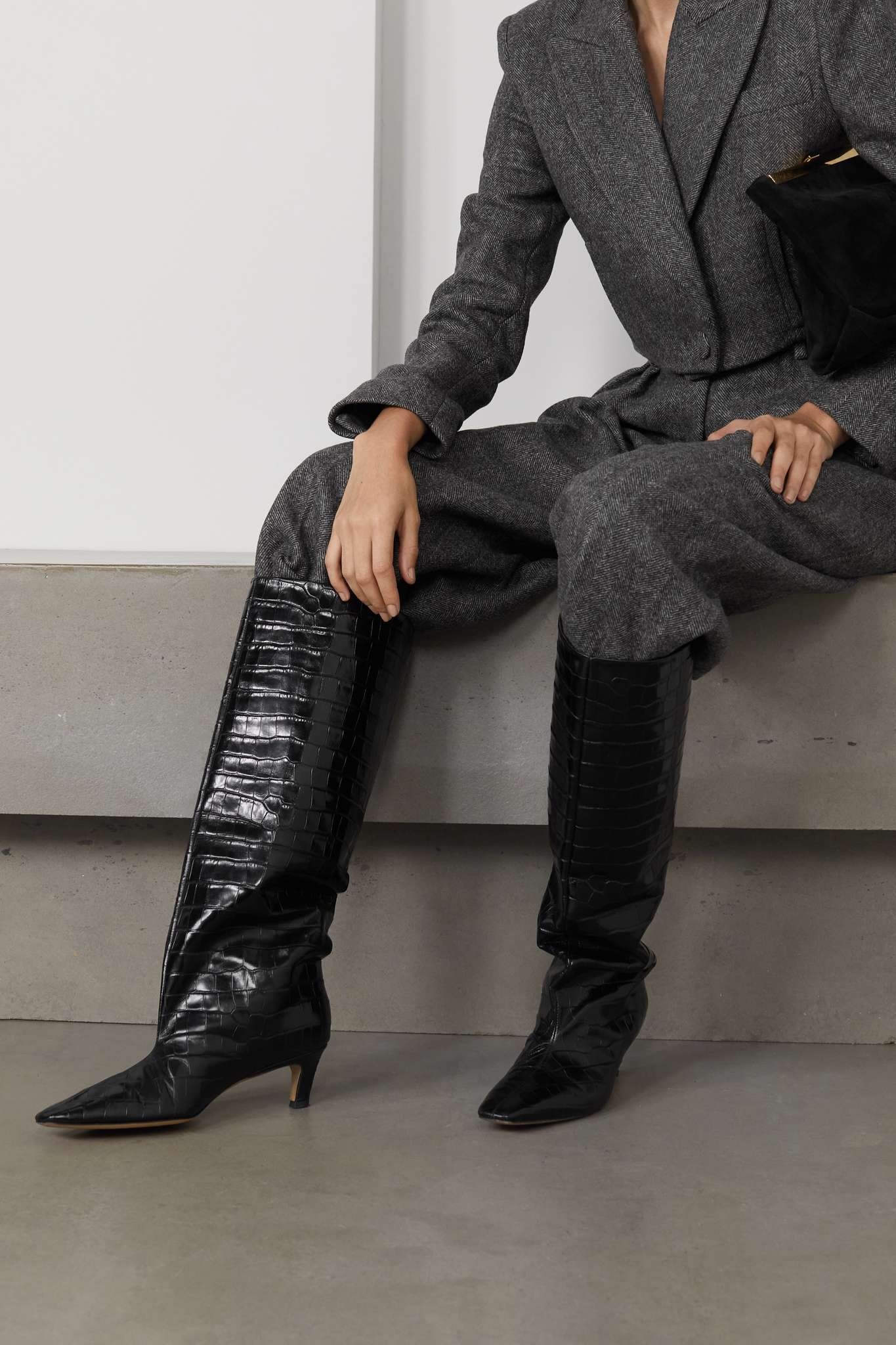 Croc-effect leather knee boots - 2